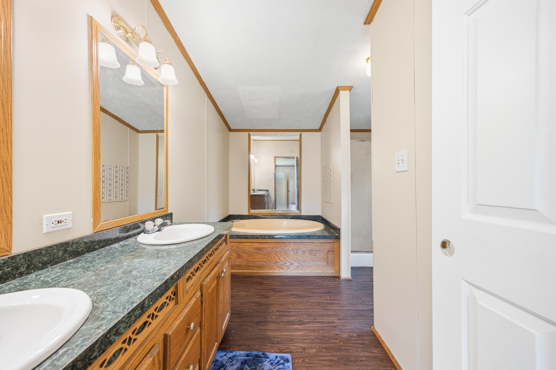 405 E Road