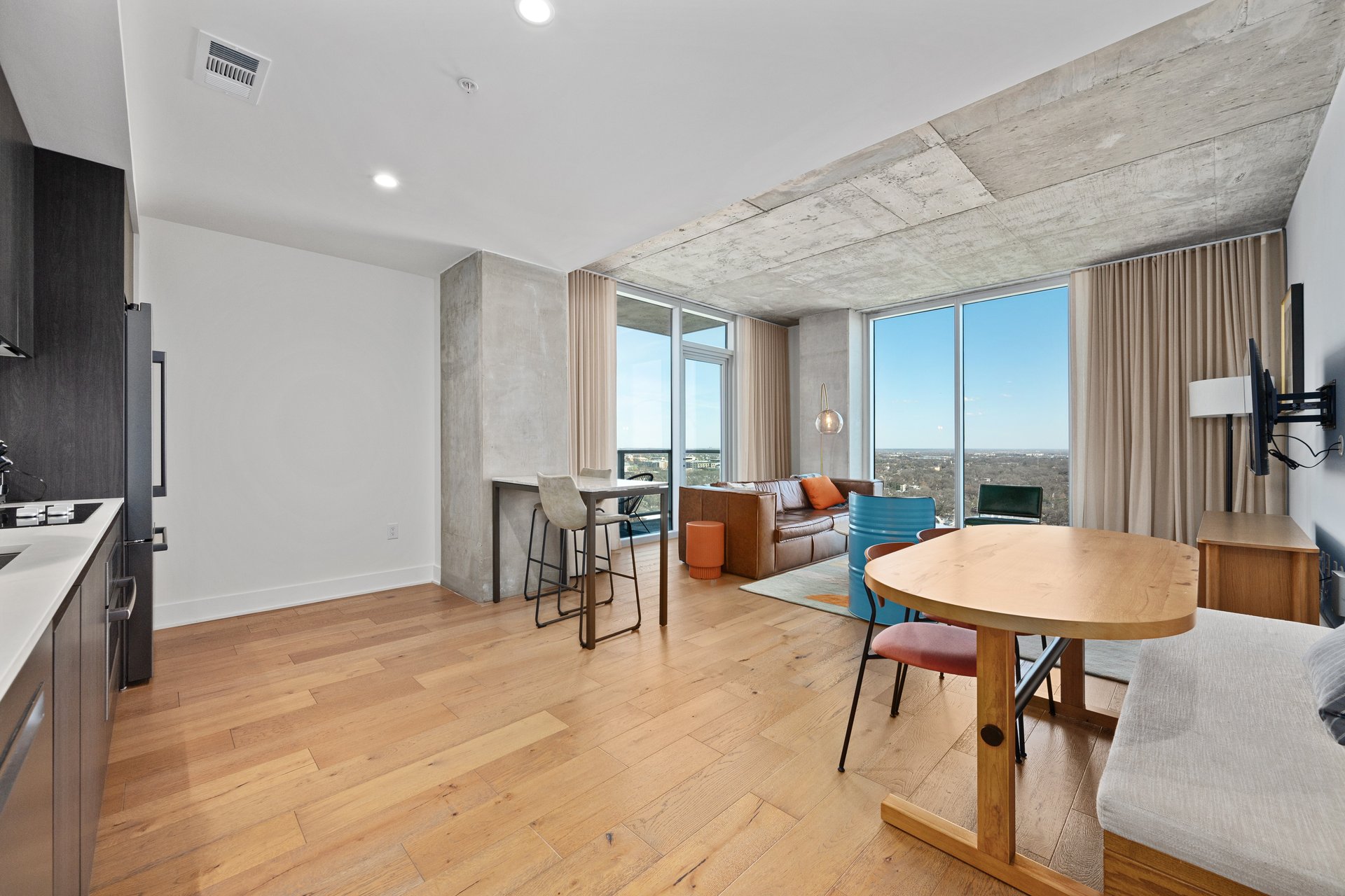 48 East Avenue #2204