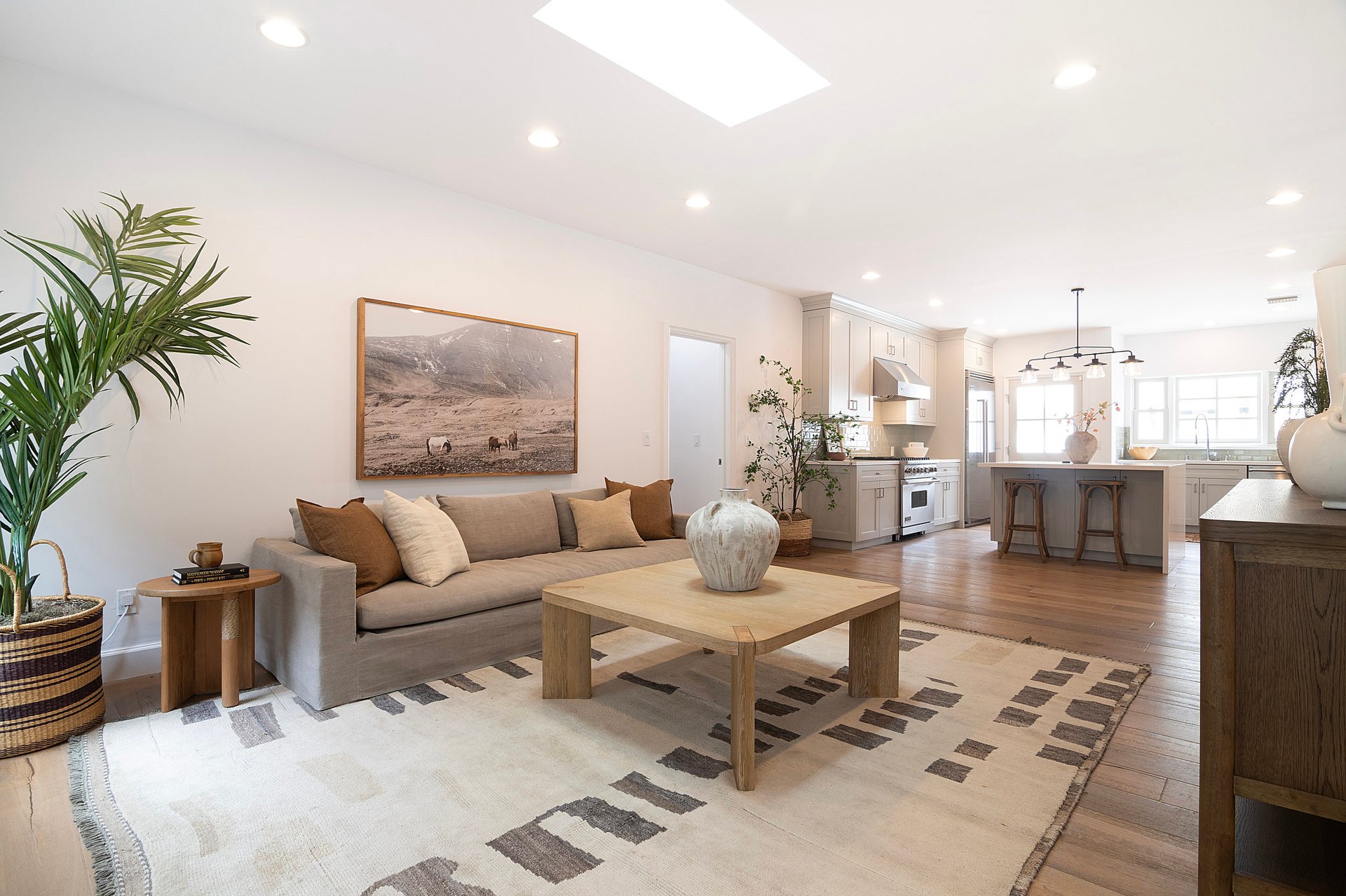 921 S Sierra Bonita Ave