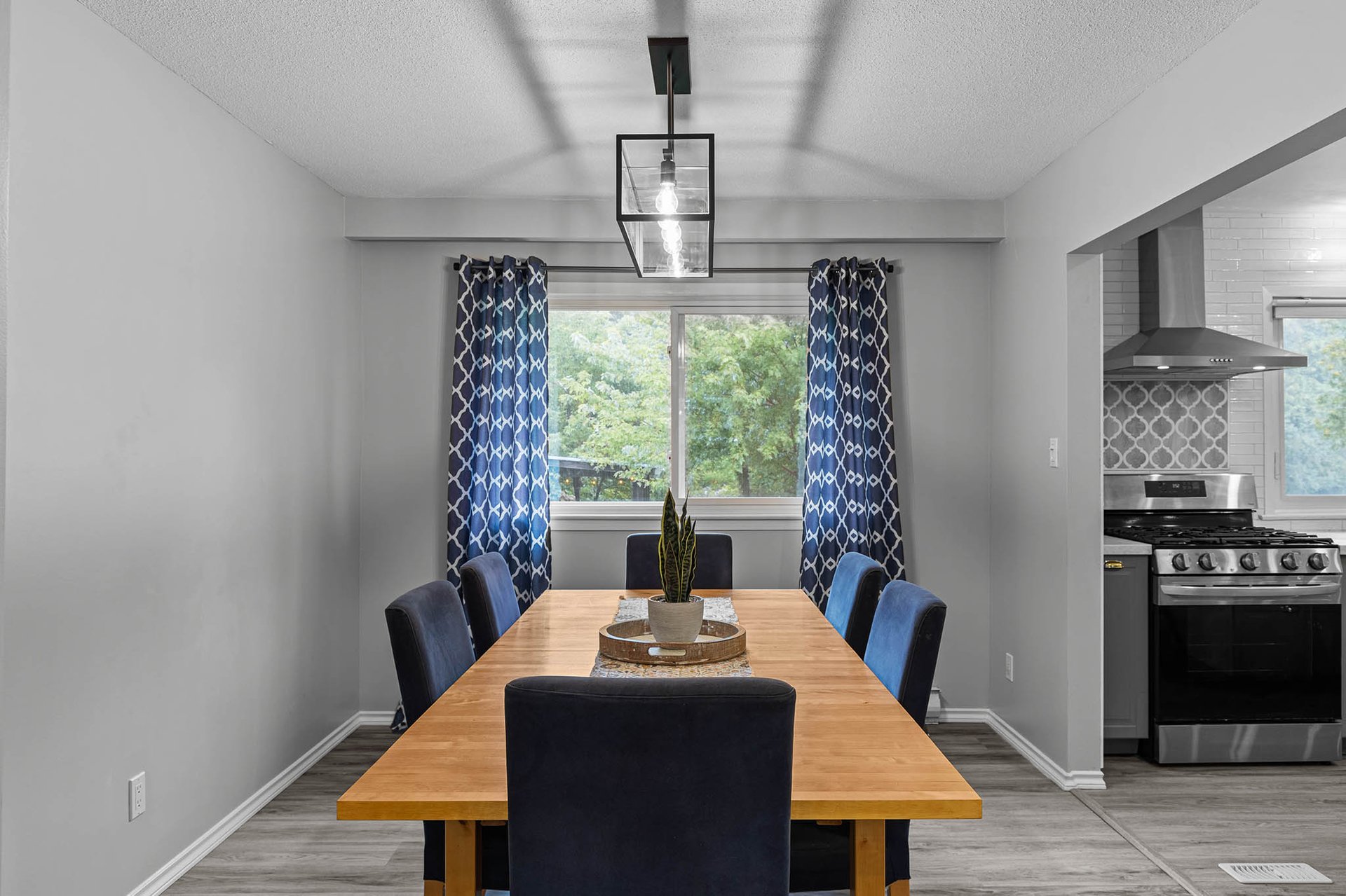 9670 Morning Glory Road, Pefferlaw
