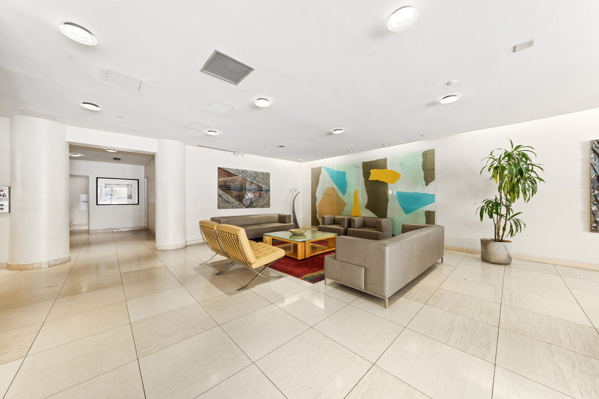 1520 S Beverly Glen Blvd #301, Westwood