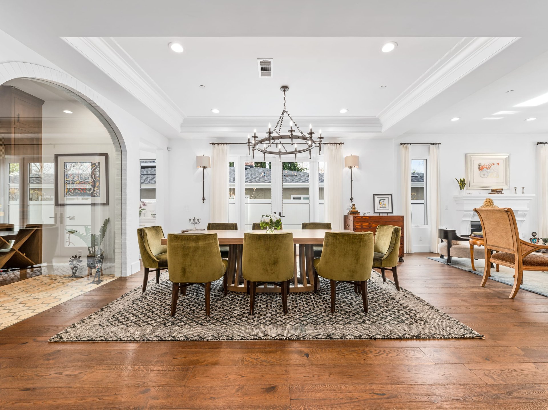 13031 Bloomfield St, Studio City