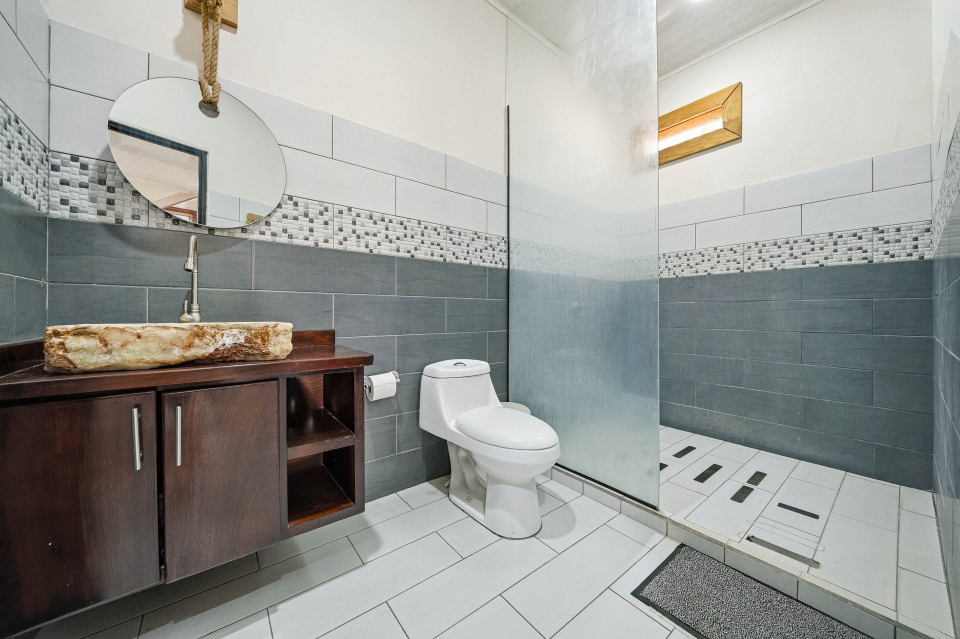 Finca Las Ventanas | Expansive Mountain View Estate Near Potrero