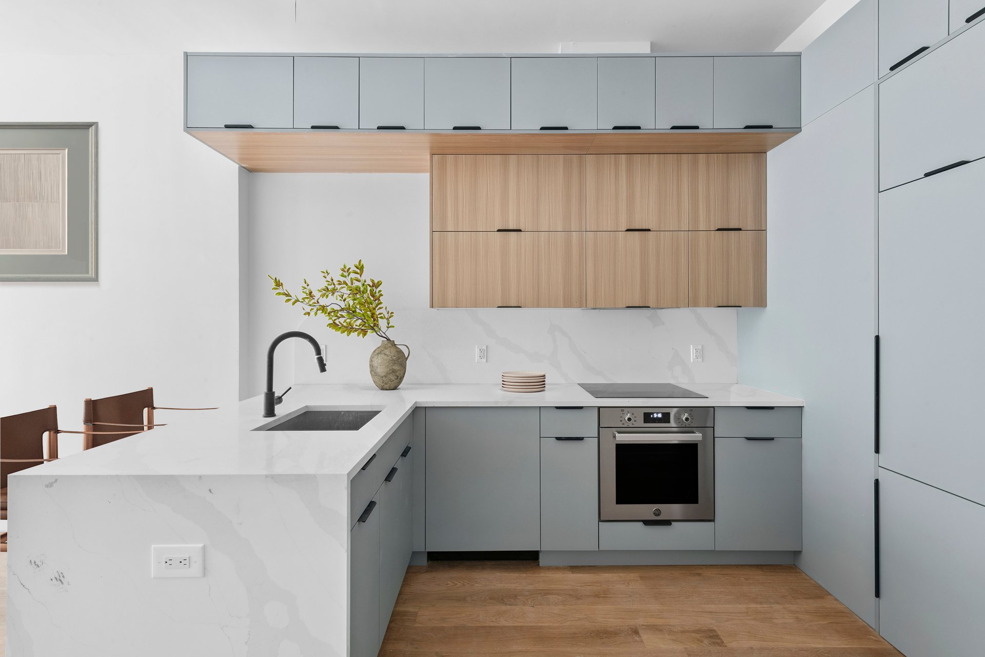 831 Knickerbocker