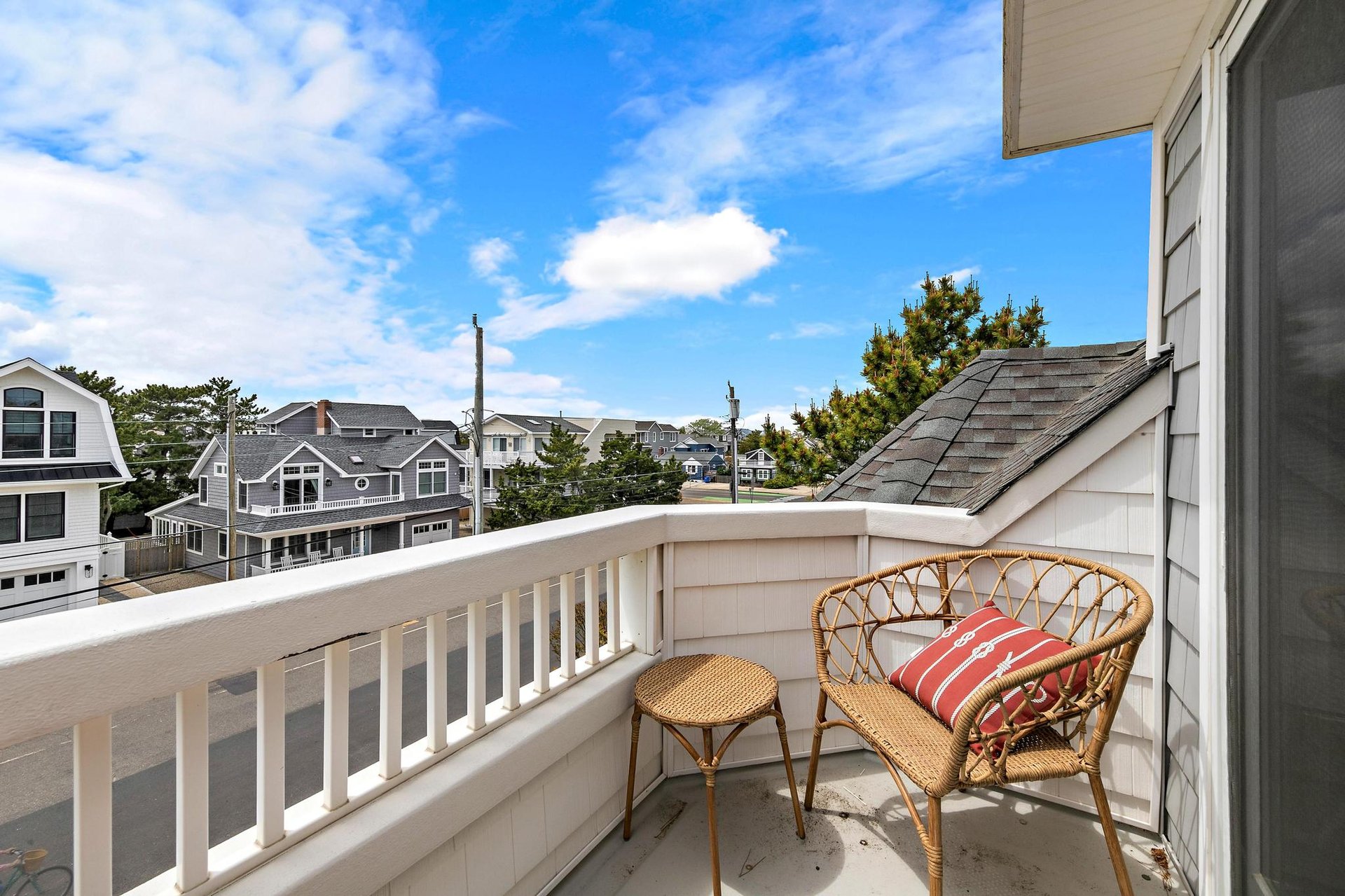 119 Dolphin Ave