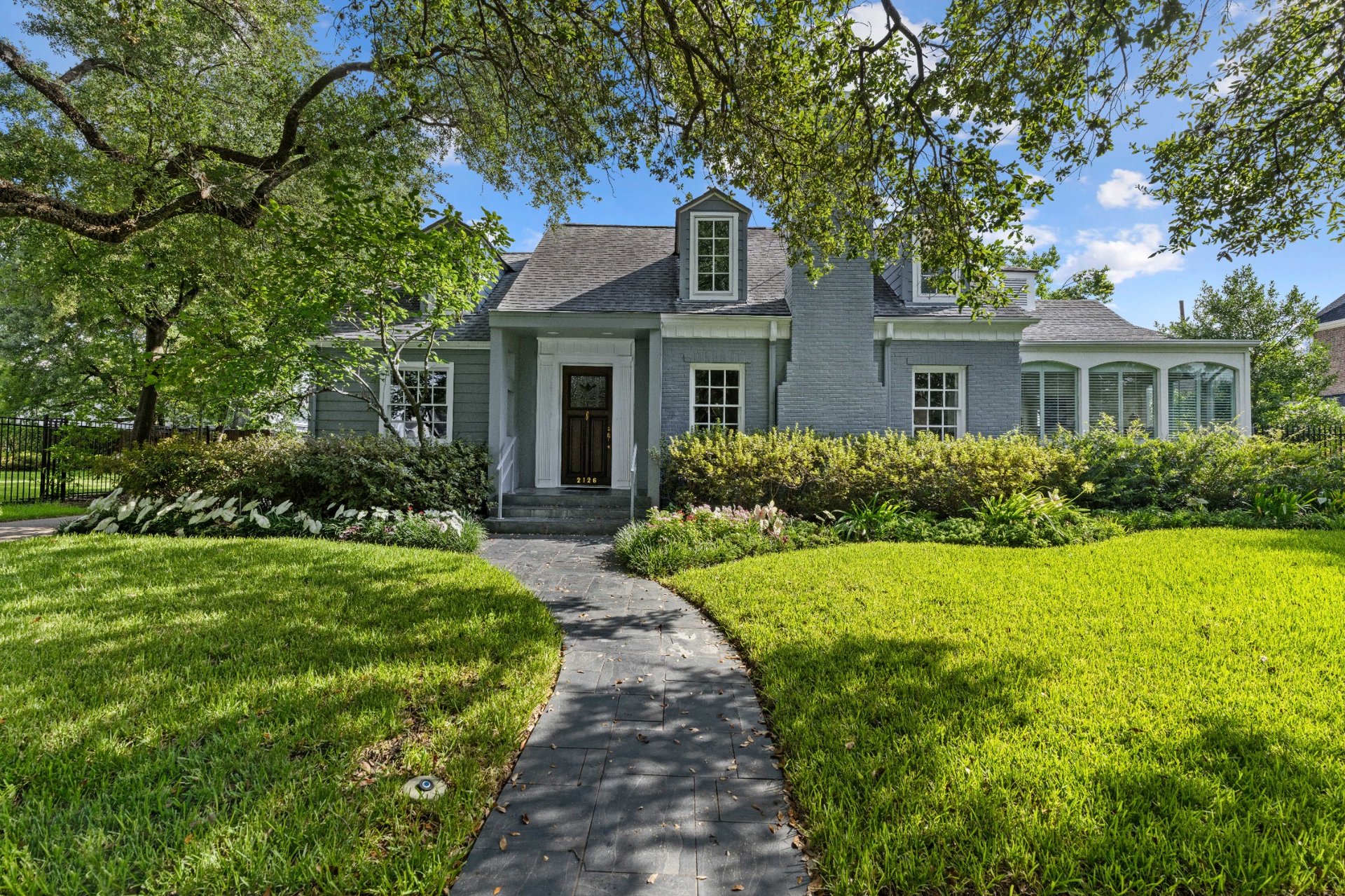 2126 Dryden
