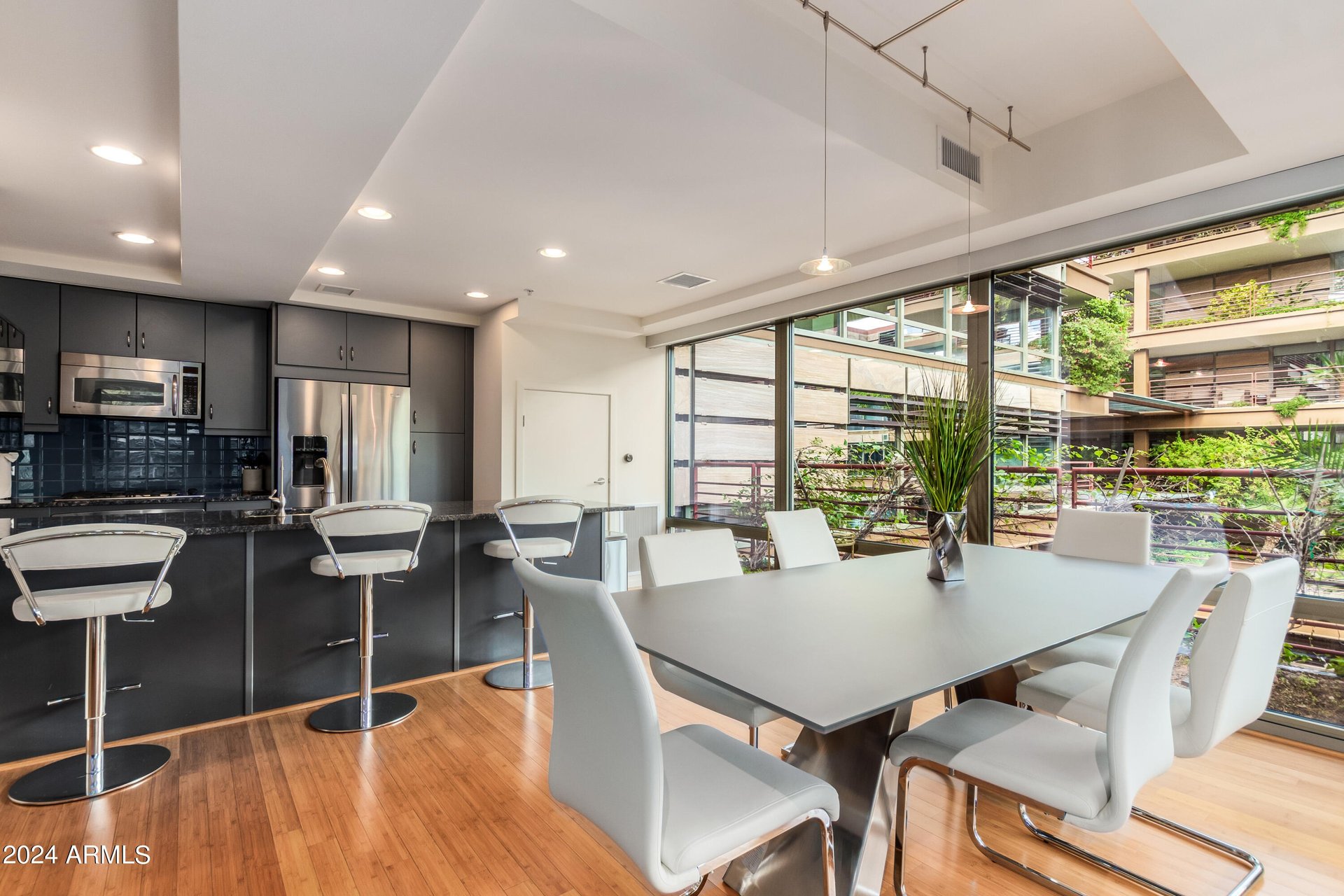7137 E Rancho Vista Dr, #4005