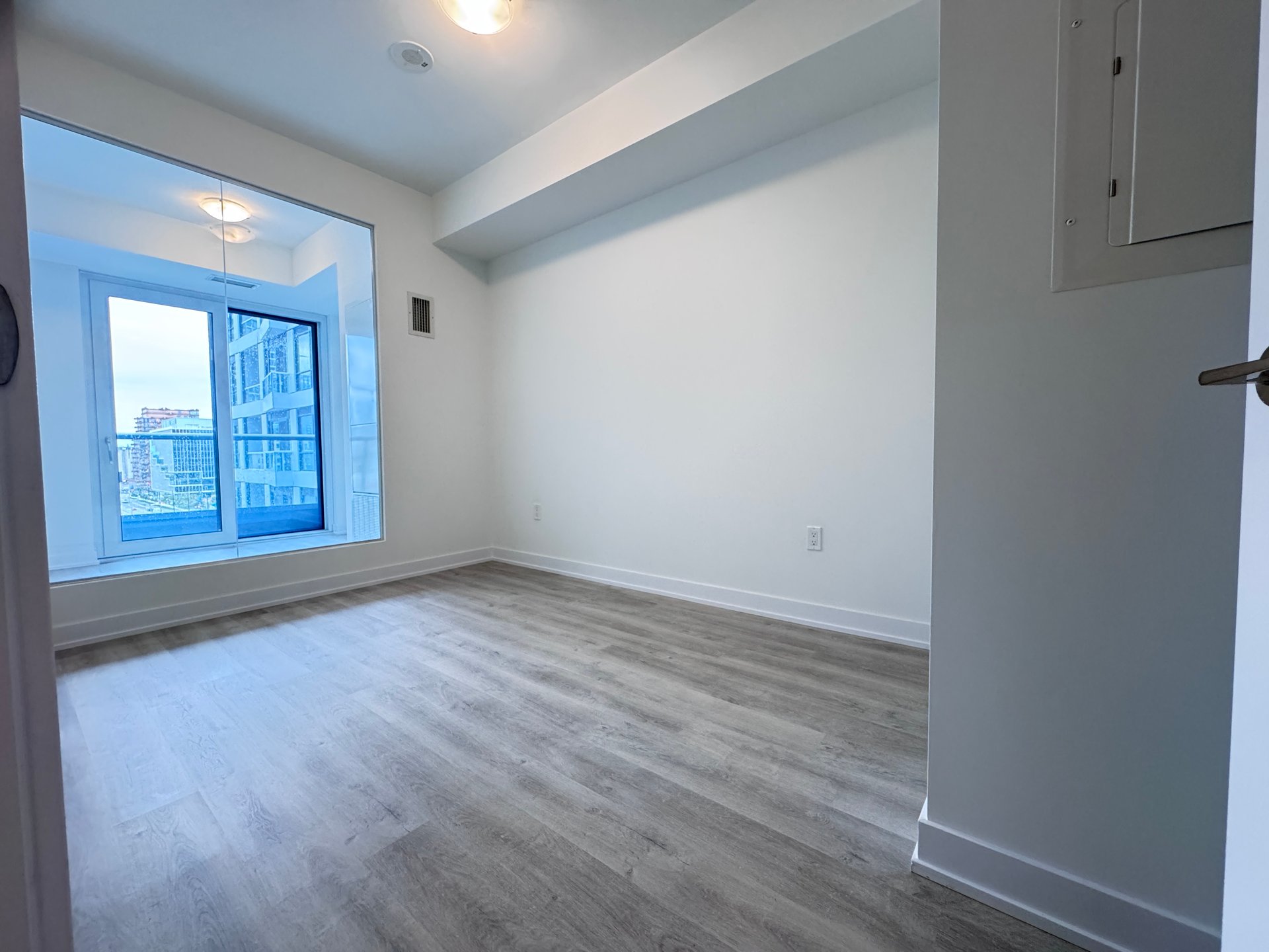 15 Richardson Street Unit: 812