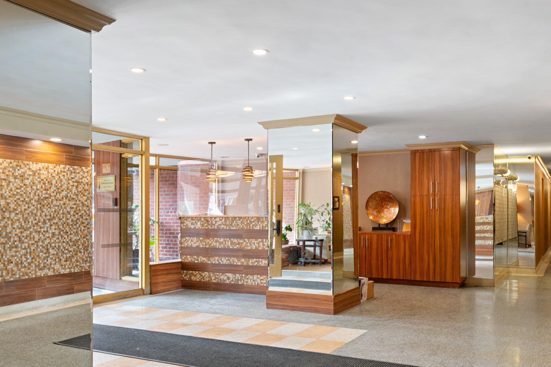 Beverly Towers 415 Beverly Rd unit 3B