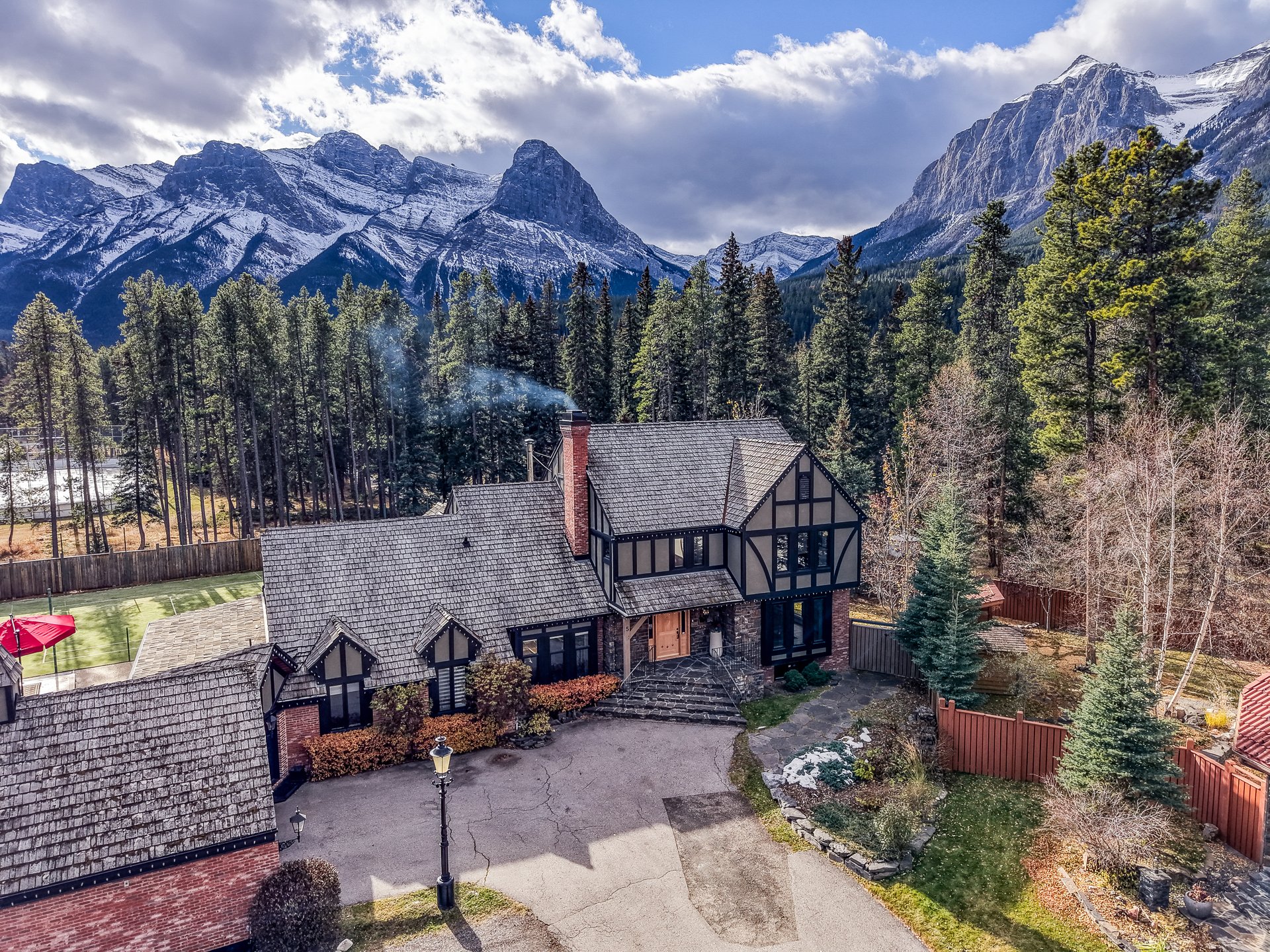 AUCTION BIDDING OPEN: Bidding ends December 17th | 5 Woodside Lane