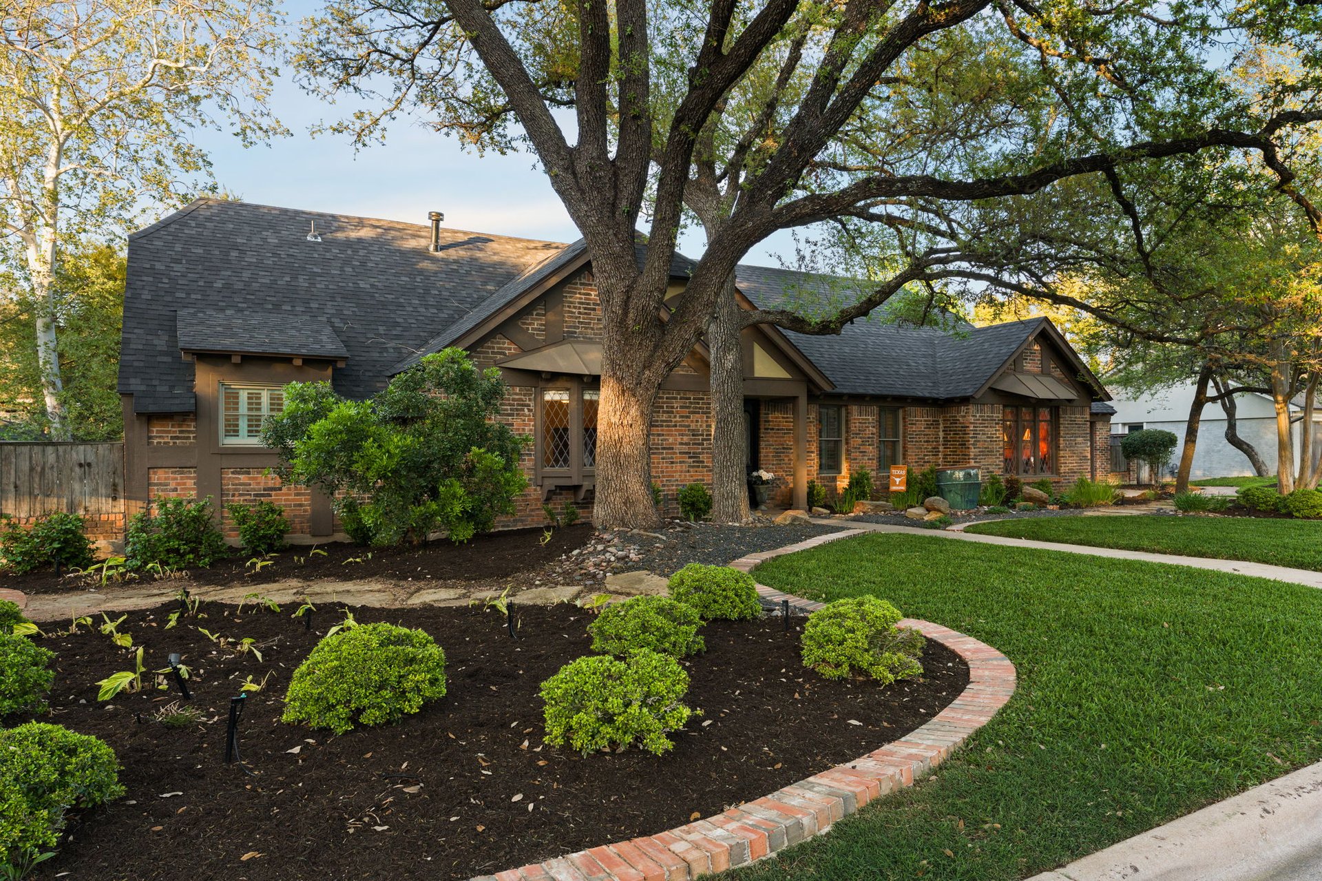 4216 Tallowood DR