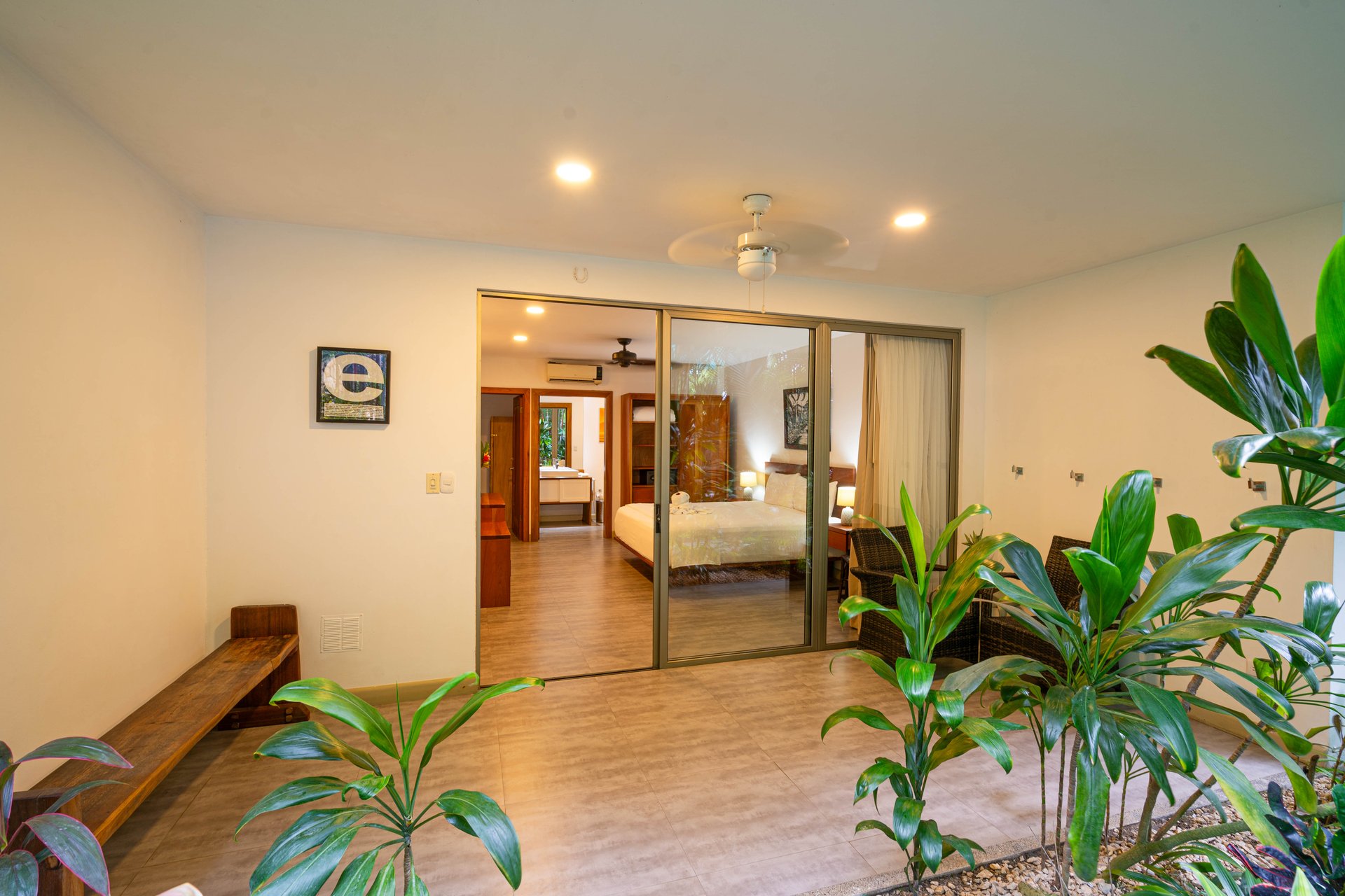 22 Unit Tropical Boutique Hotel steps from Manuel Antonio Park & Beach
