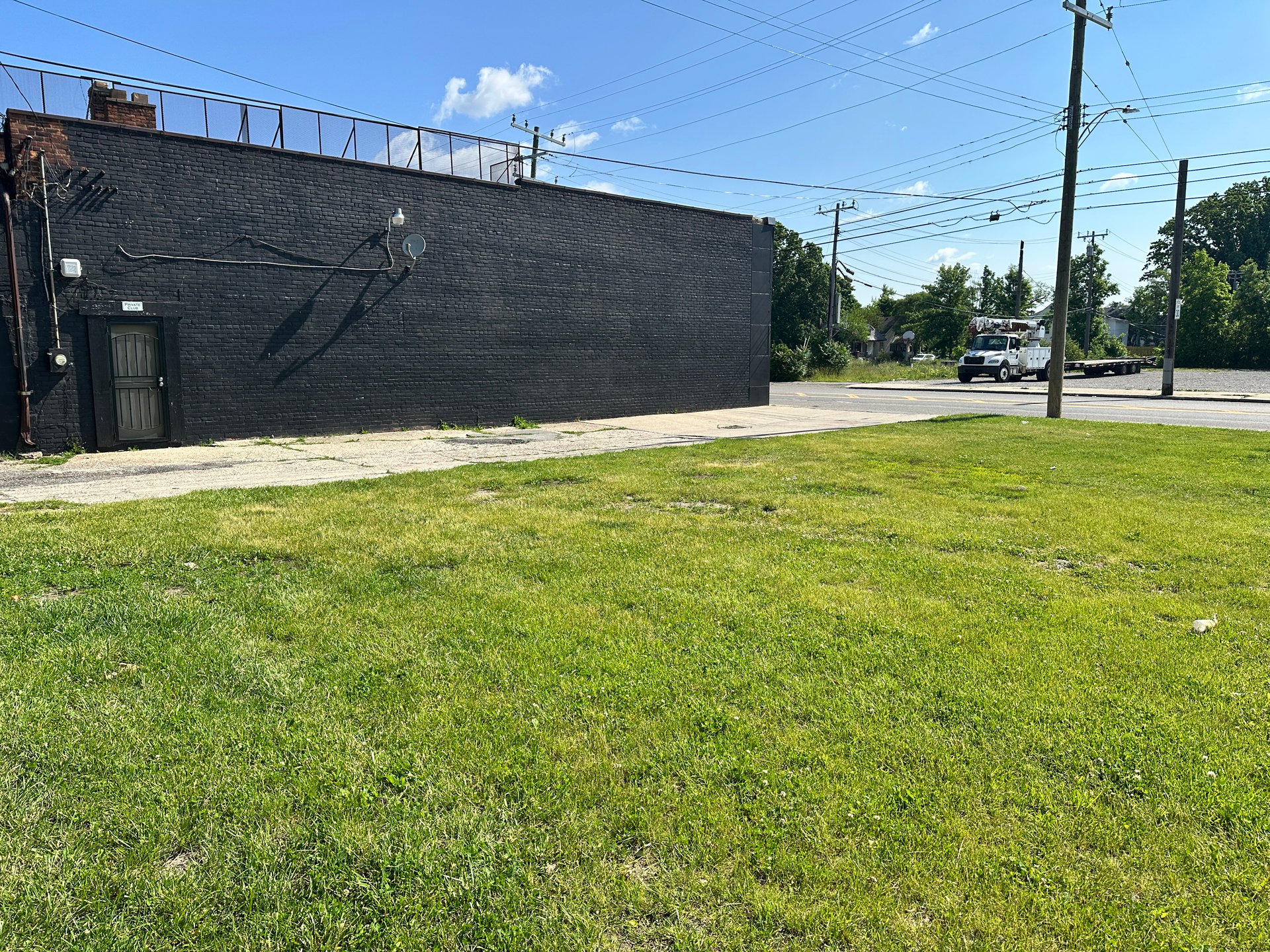 28 W Montana St