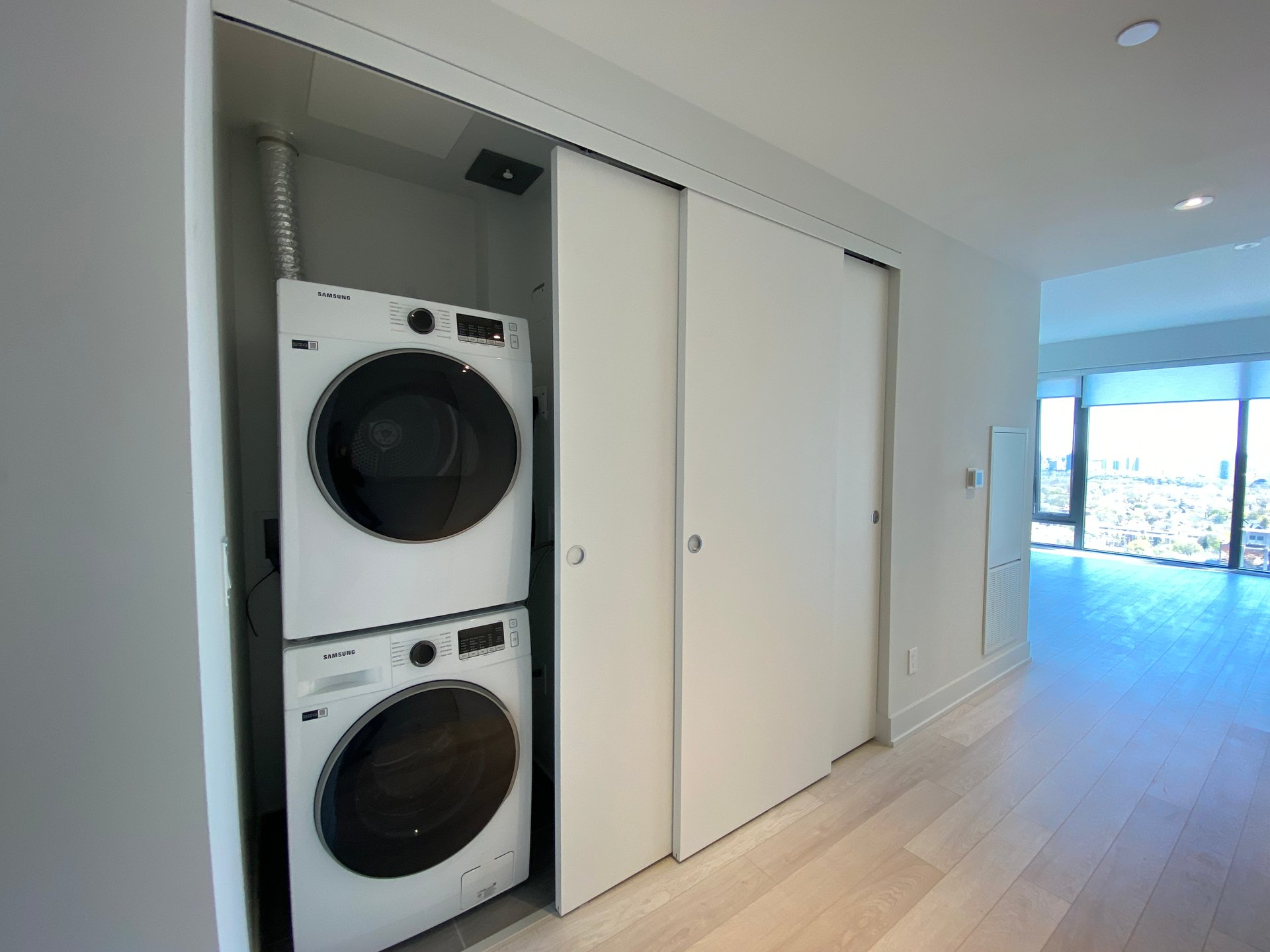 8 Cumberland Street Unit: 3007