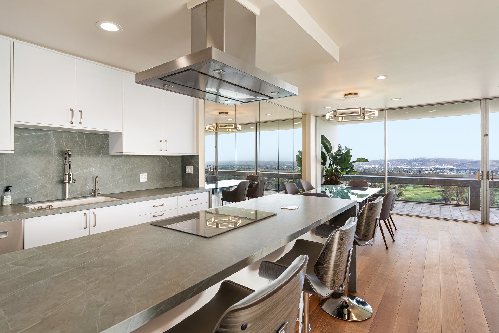 2220 Avenue Of The Stars Unit: 2306
