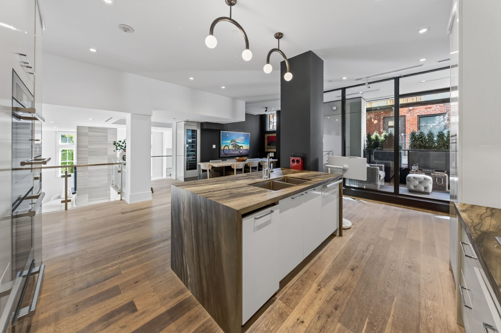 Ultra-Exclusive Yorkville Address