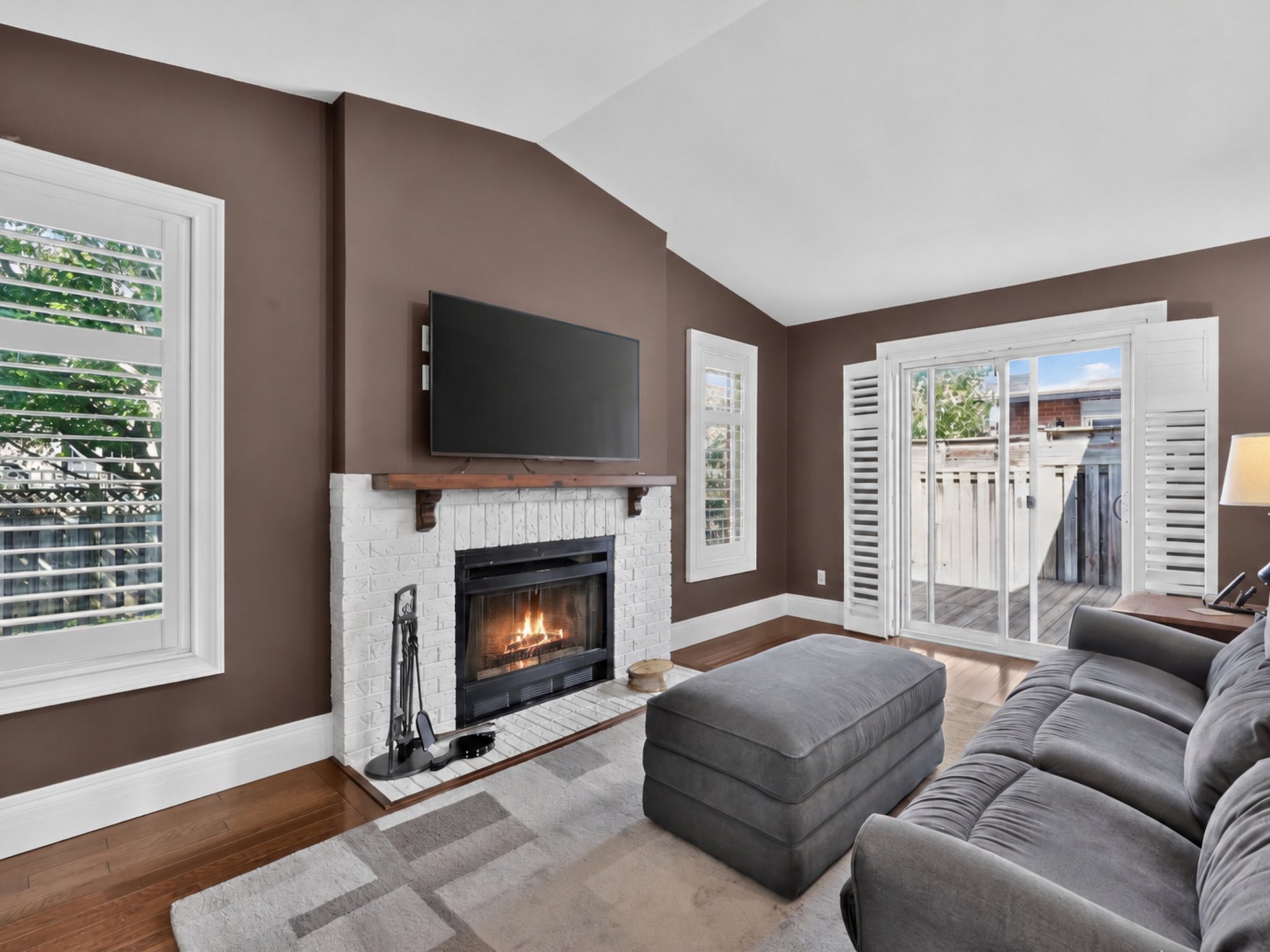2102 Salma Crescent, Burlington