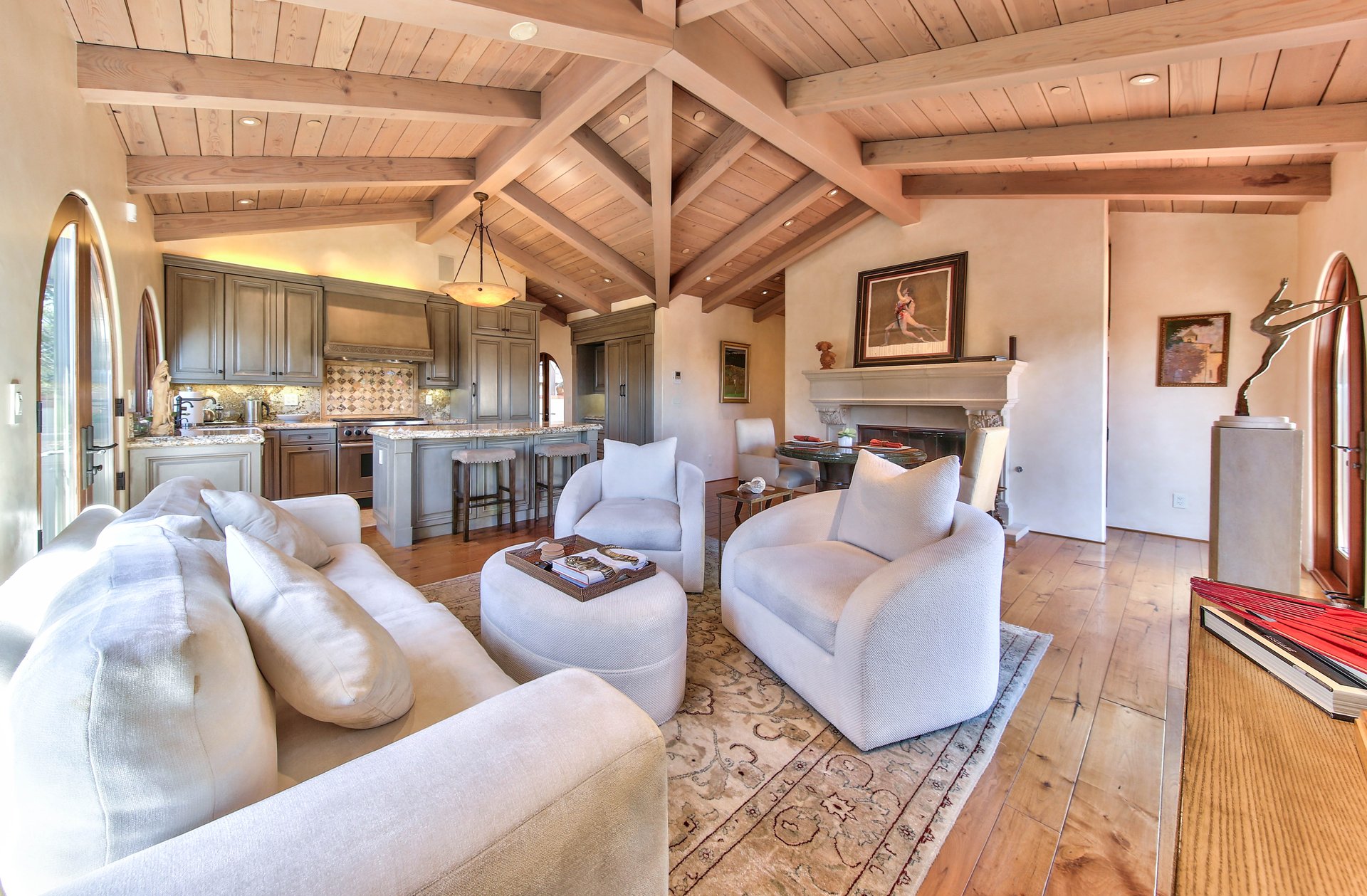 Carmel Penthouse - Luxury Rental