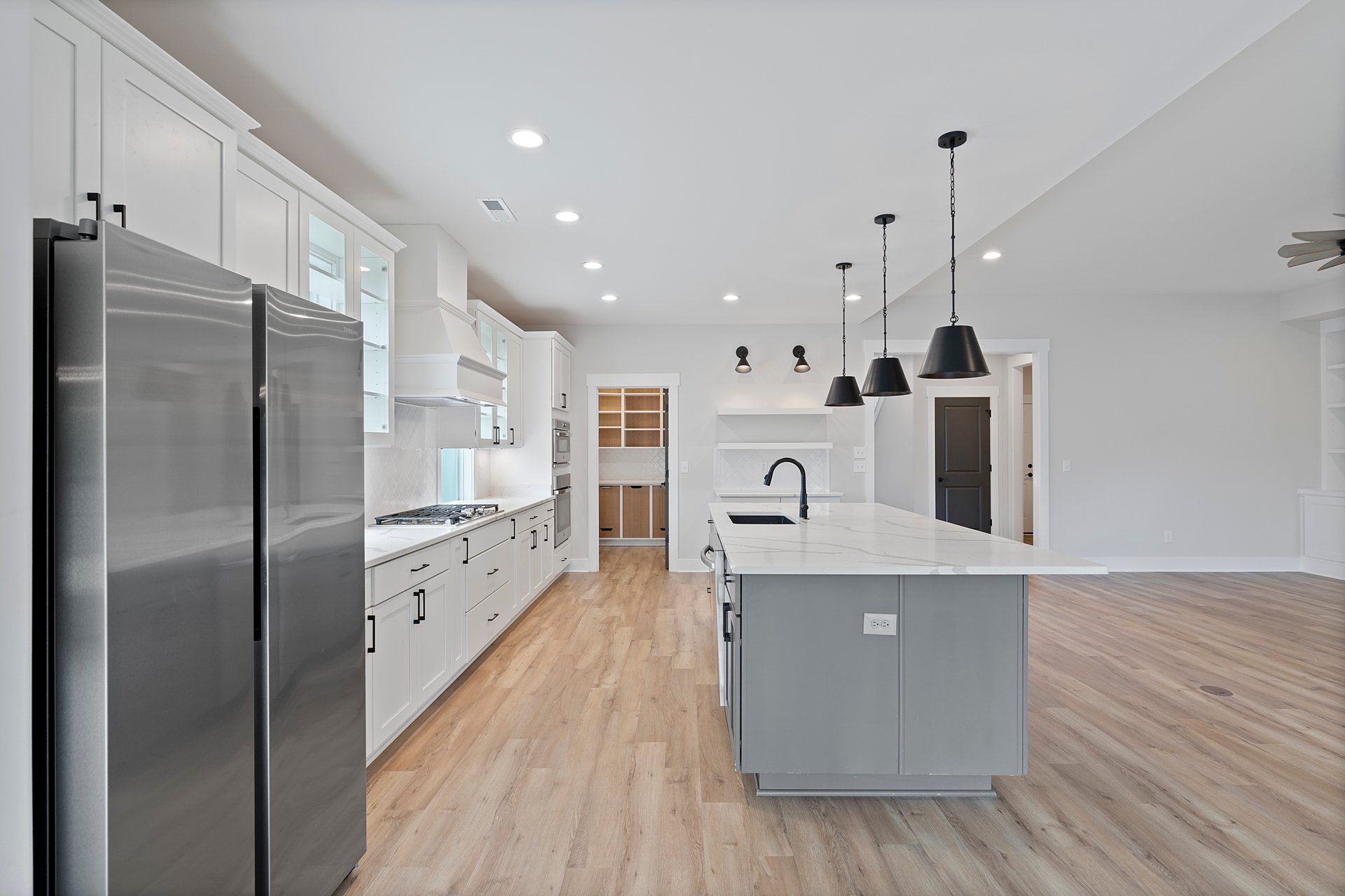 SPACE SPACE SPACE with a Luxury feel! Office AND Bonus Room!Office AND Bonus Room!
