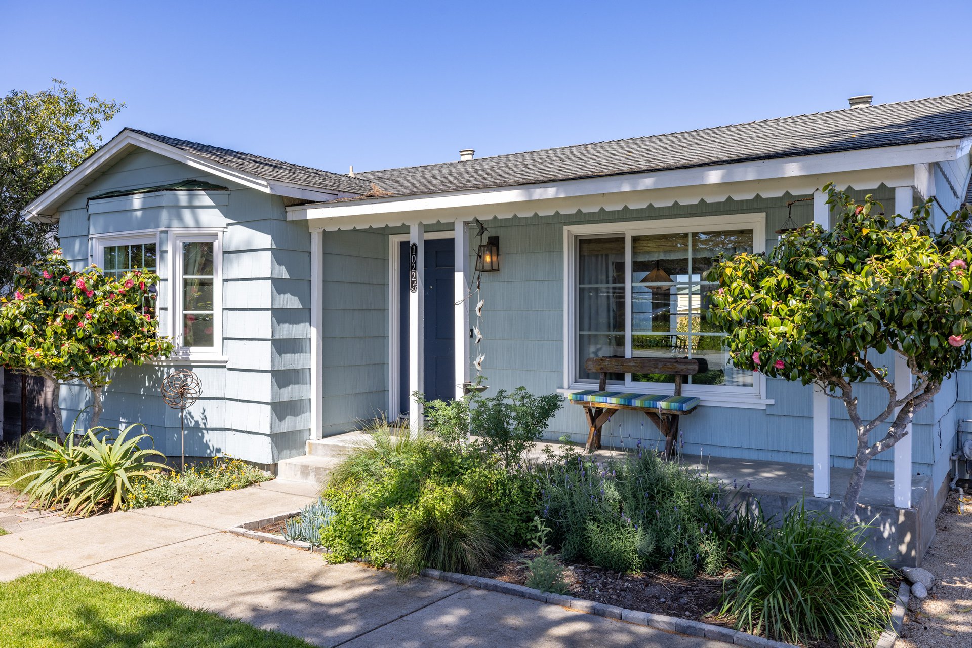 Charming Pacific Grove Cottage