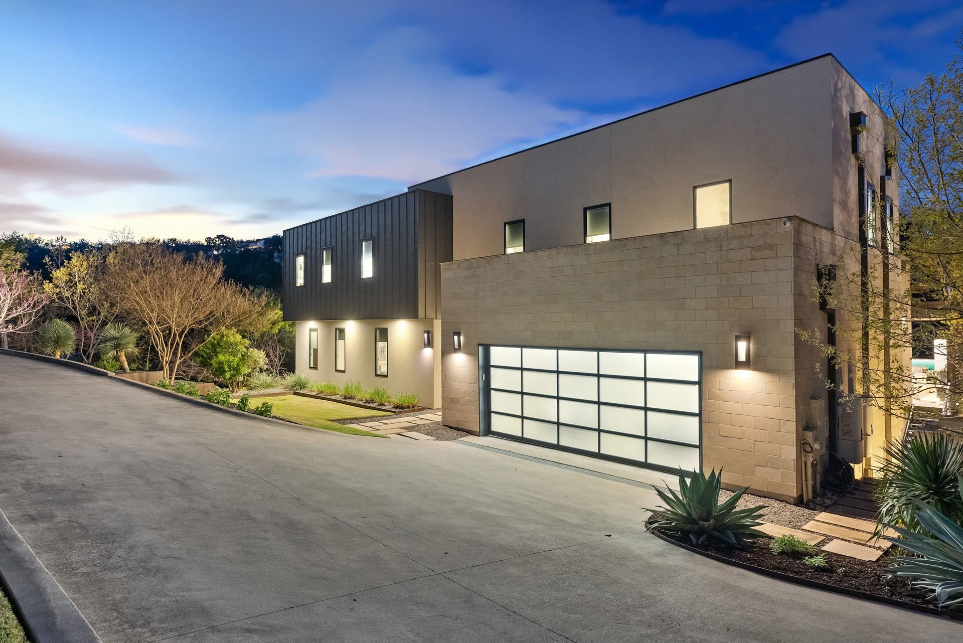 West Lake Hills Modern Sanctuary