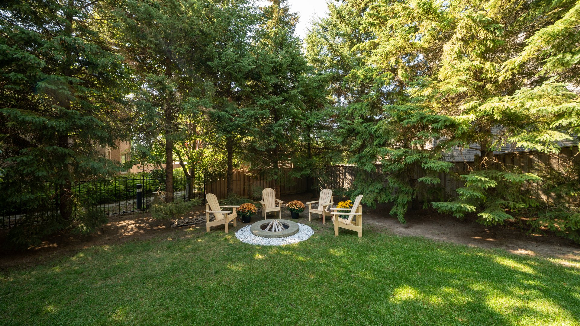 19 Stockdale Cres, Richmond Hill Ontario
