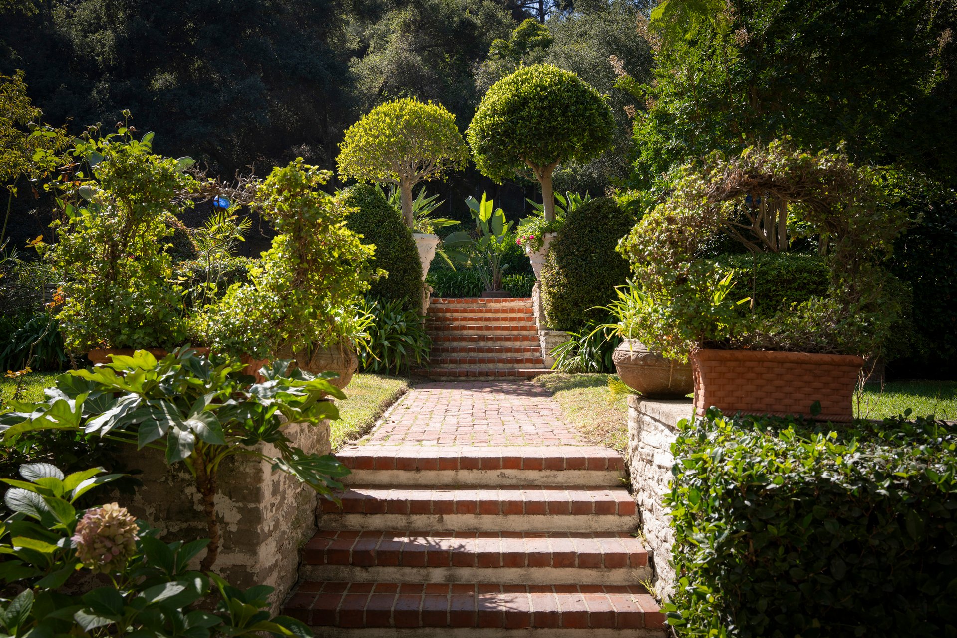 STONE CANYON, BEL AIR