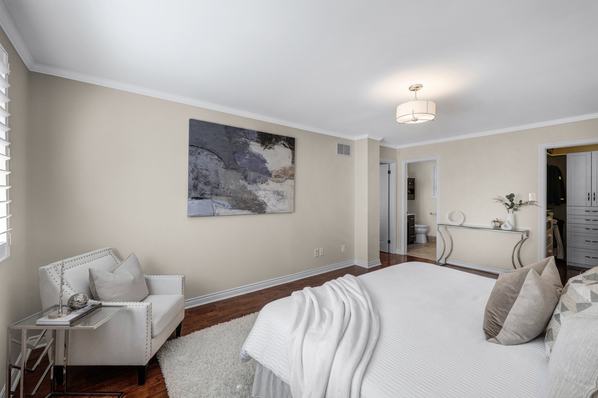 1053 Red Pine Cres