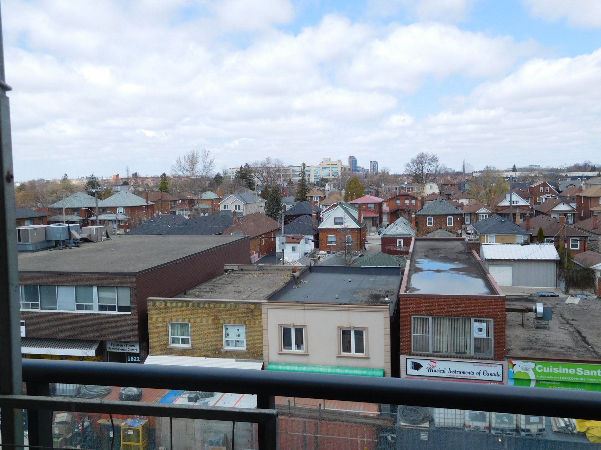 1603 Eglinton Avenue W 412, Toronto C03 Unit: 412