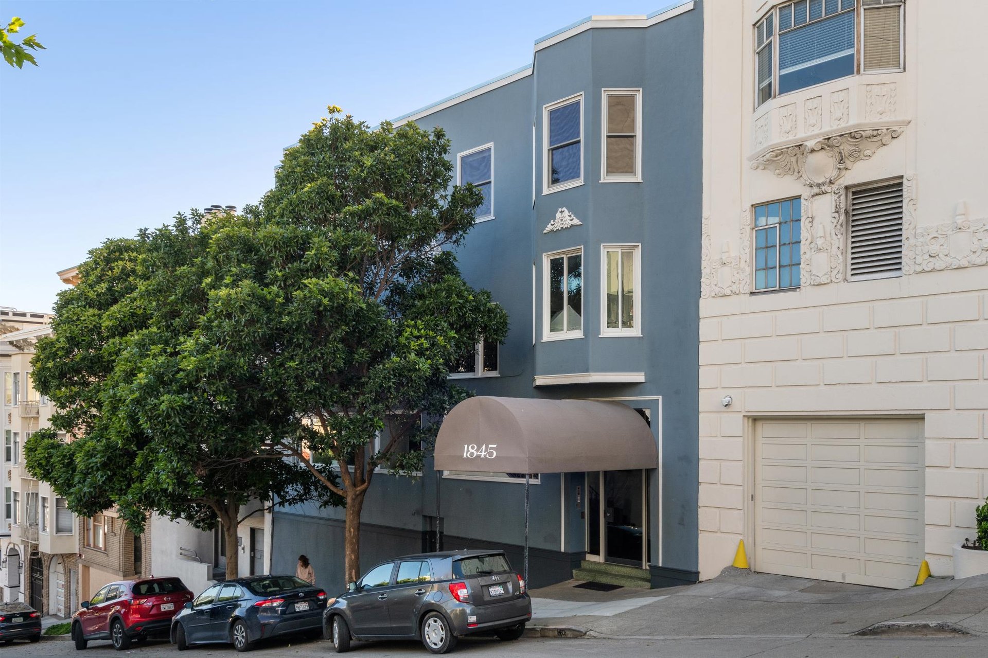 1845 Leavenworth #202