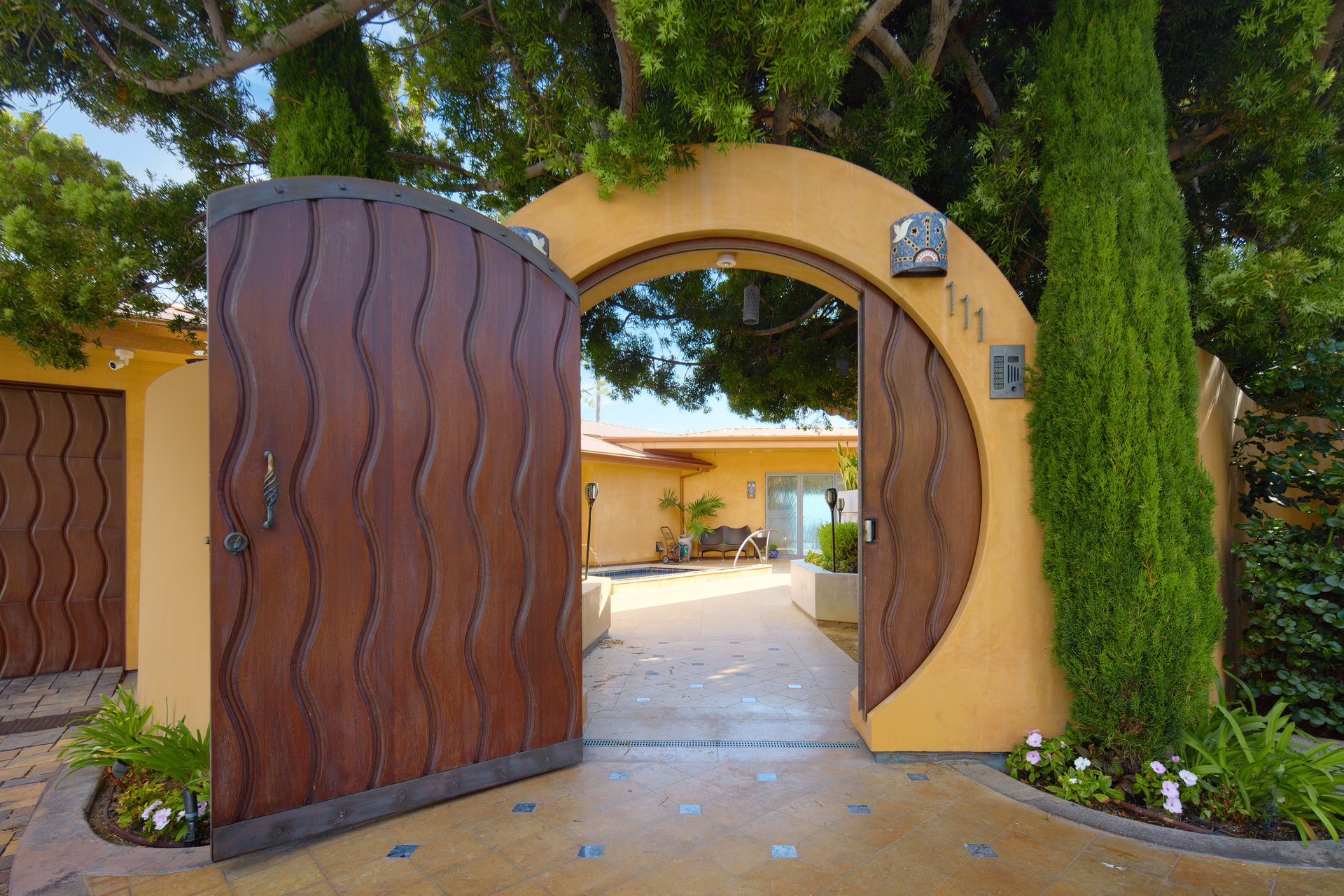 111 S La Senda Drive