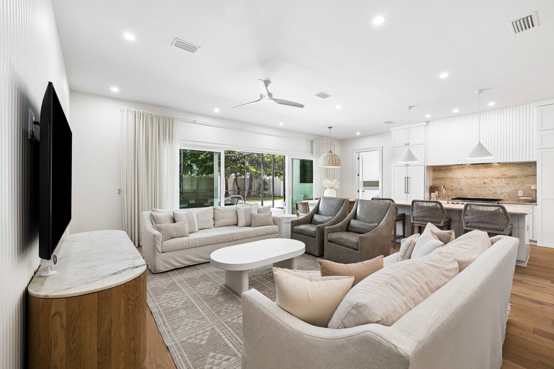 The Sand Cliffs Coastal Retreat