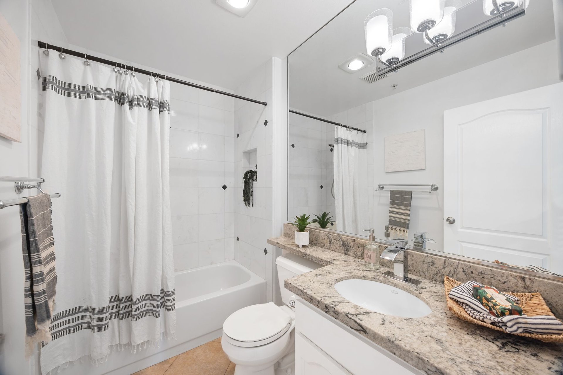 12060 Hoffman St. Unit 305