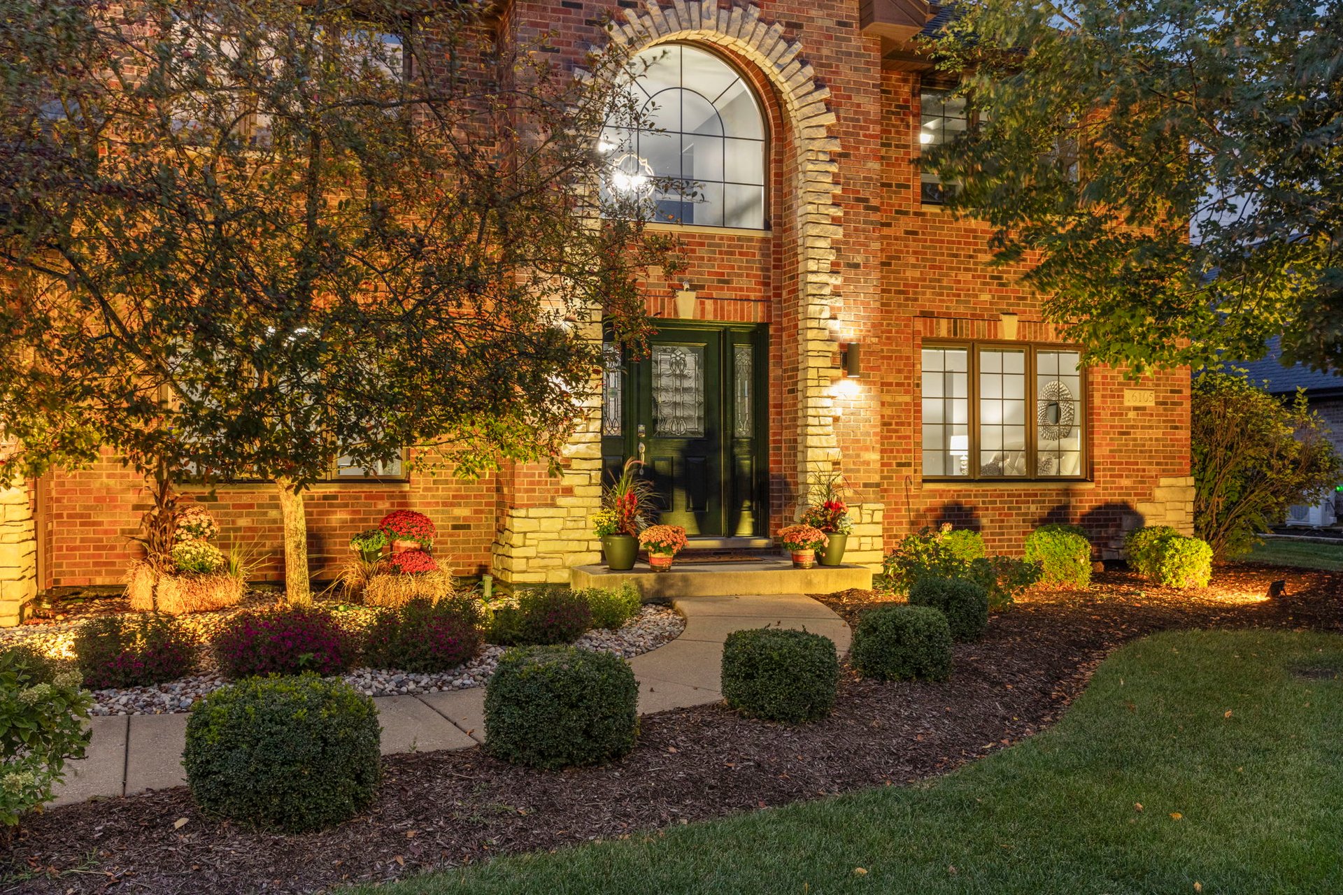 16105 Ridgewood Dr