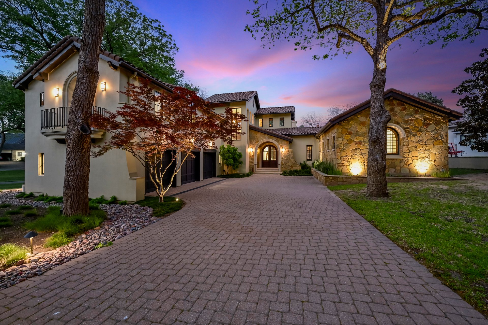 1401 N Weston Lane