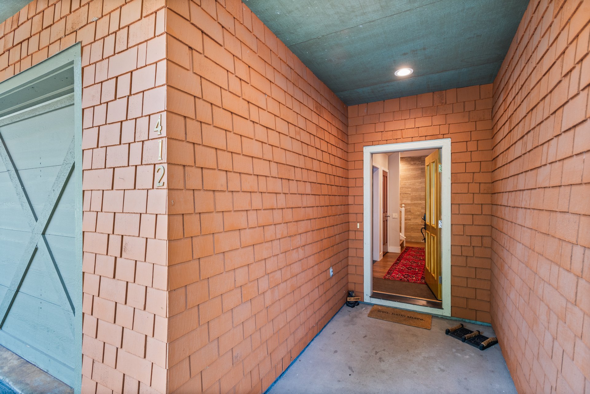 Warm & Inviting Willits Townhome