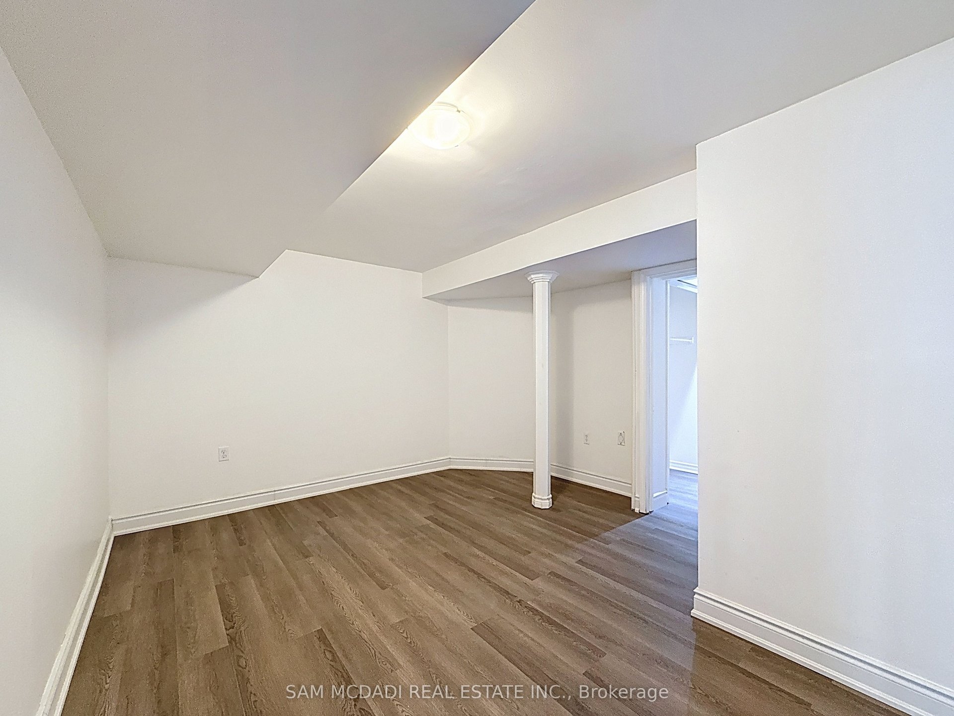 1354 Weir Chase 