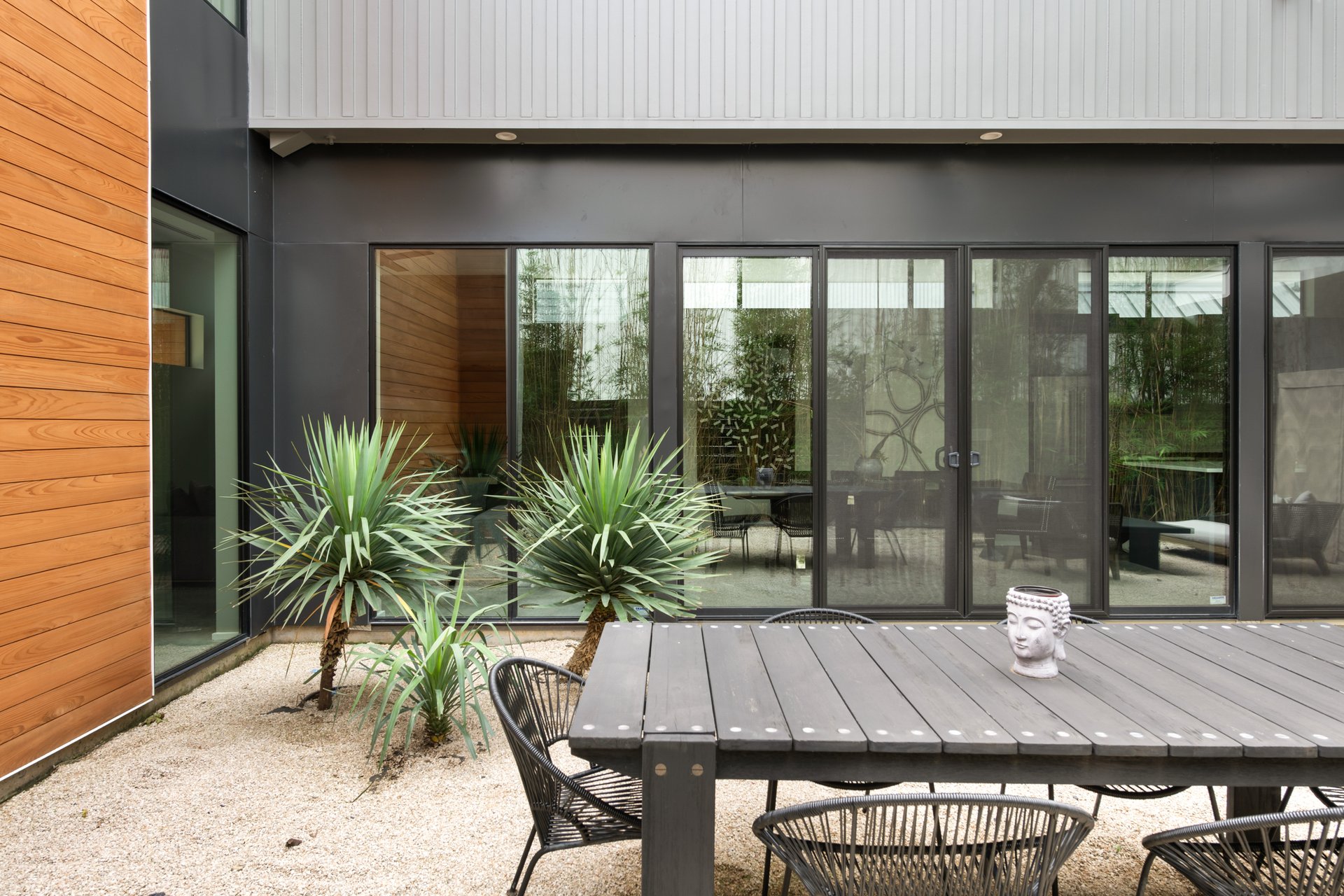 404 W Milton