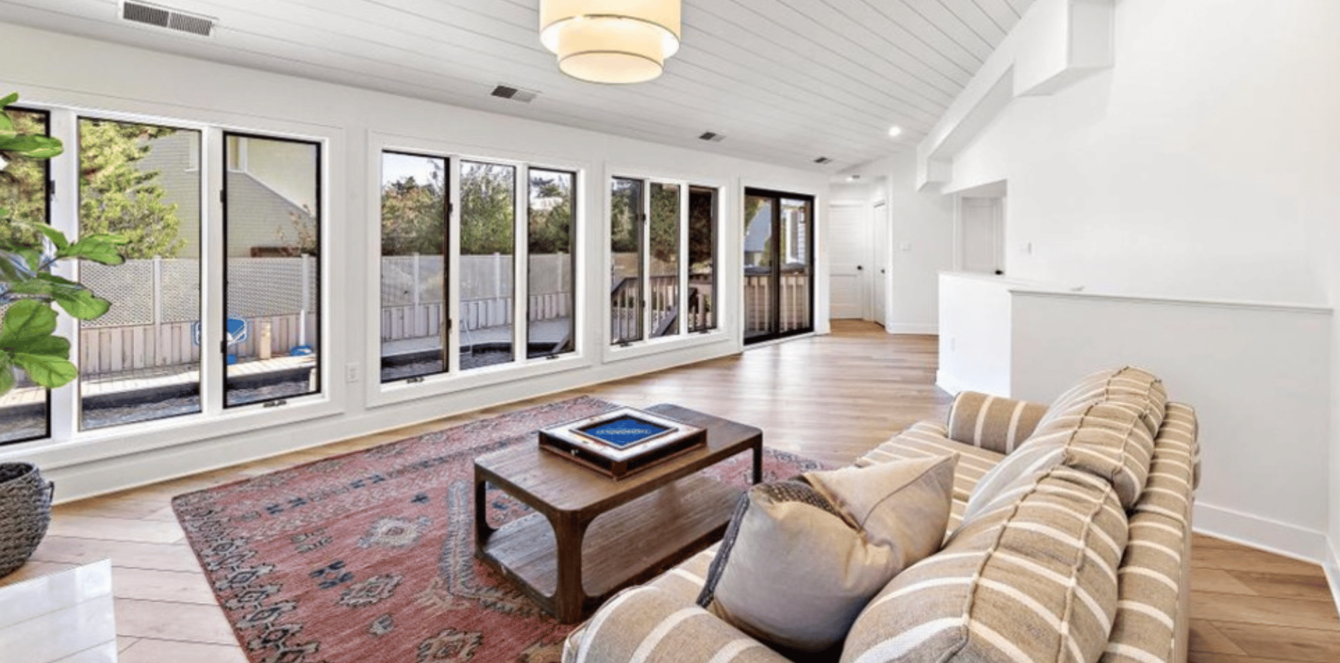 57 Bayview Avenue, Loveladies