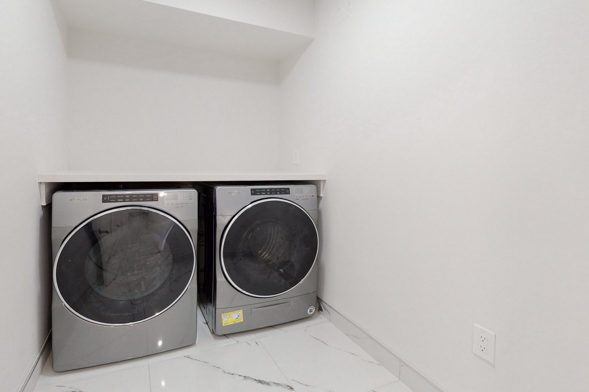 75 Graydon Hall Drive Unit: 1408