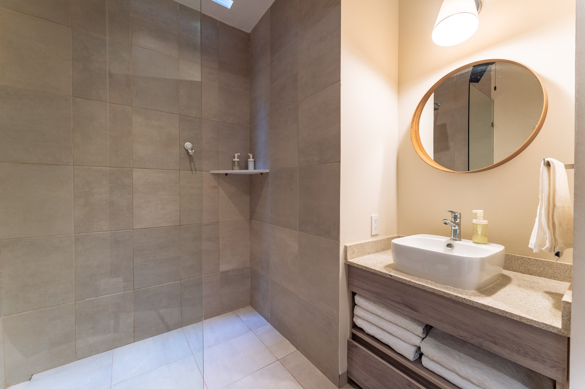 2 Bedroom, Condo, Biulu 307