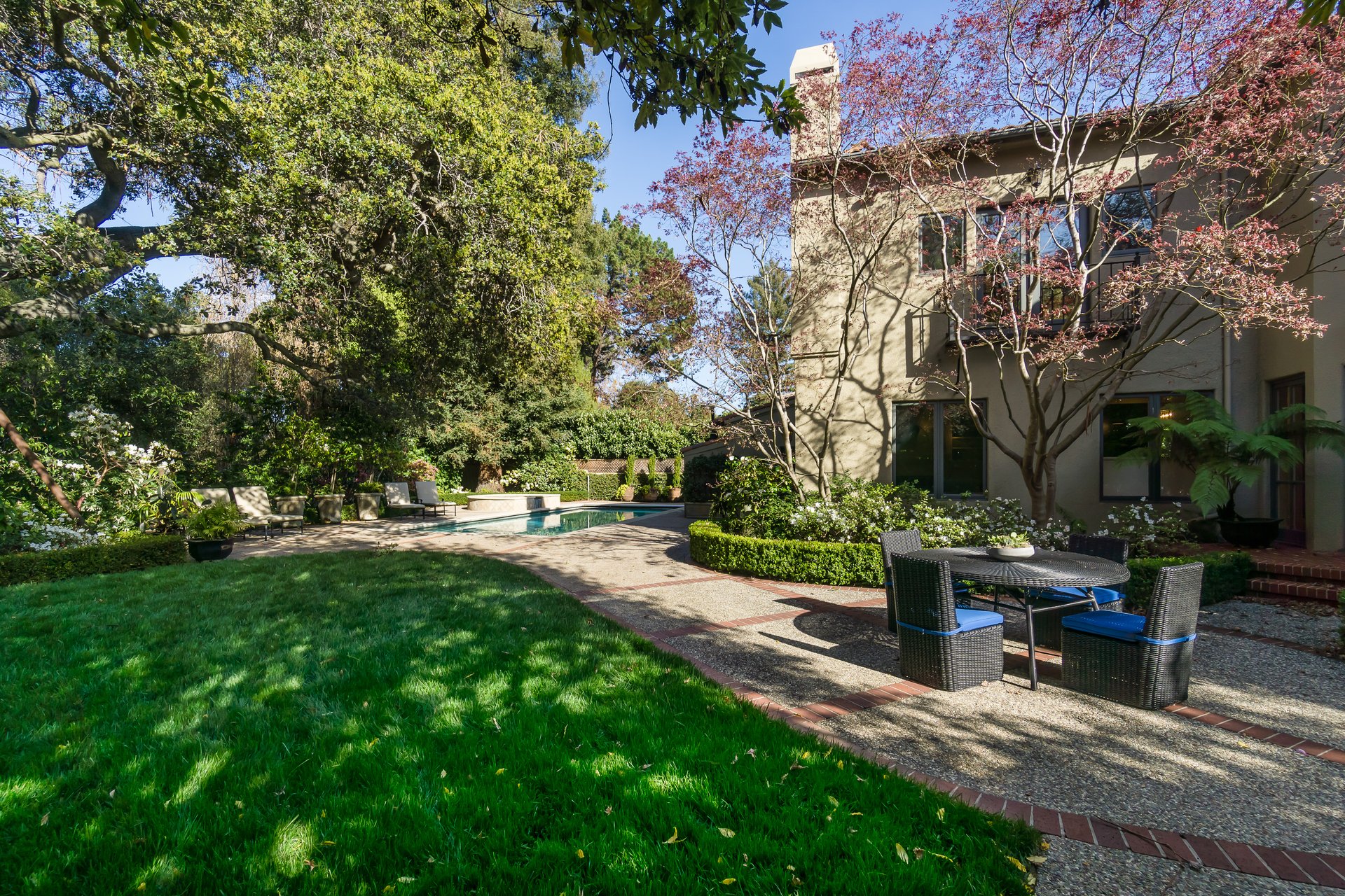 79 Crescent Dr