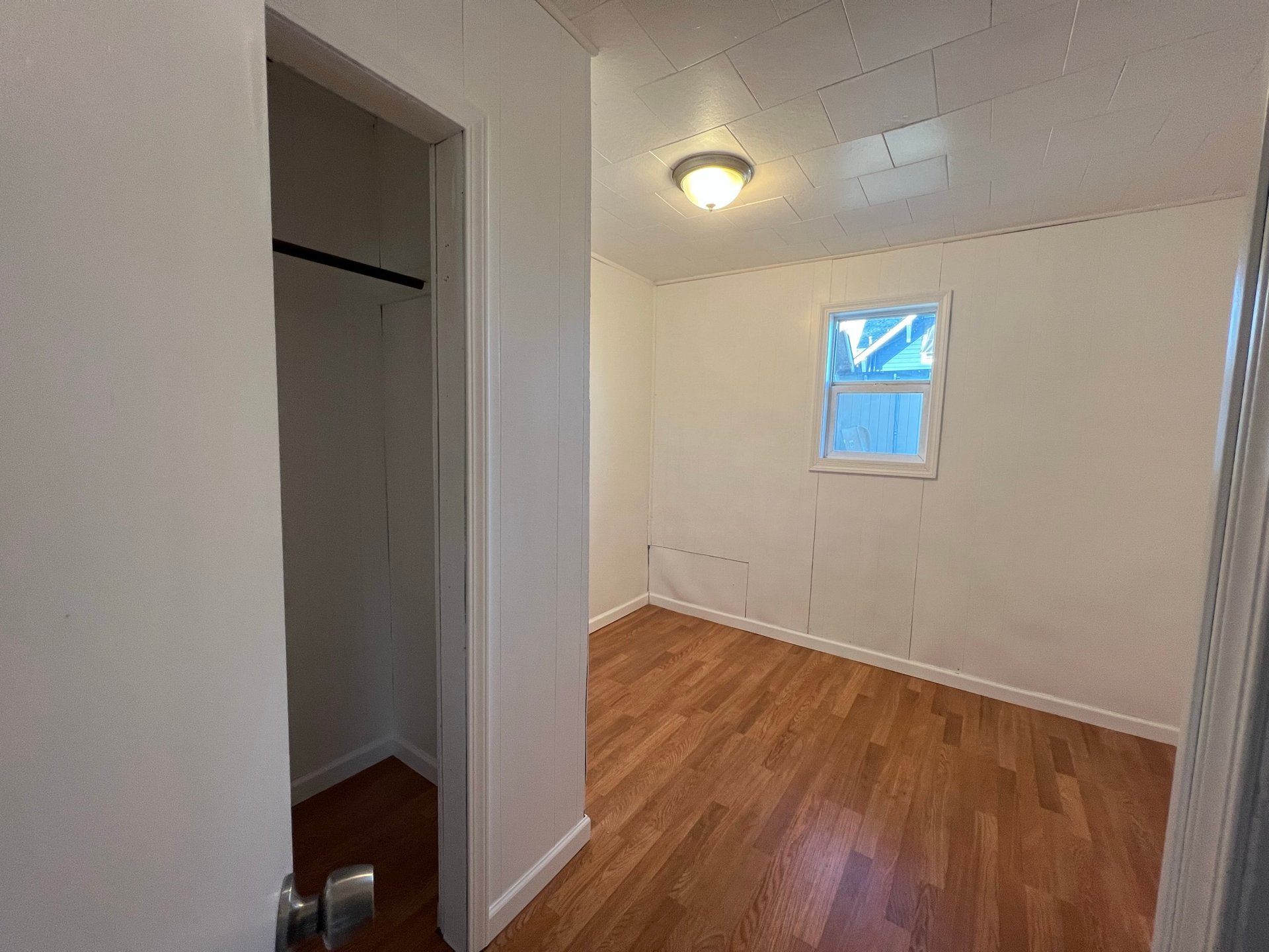 112 5th St SW