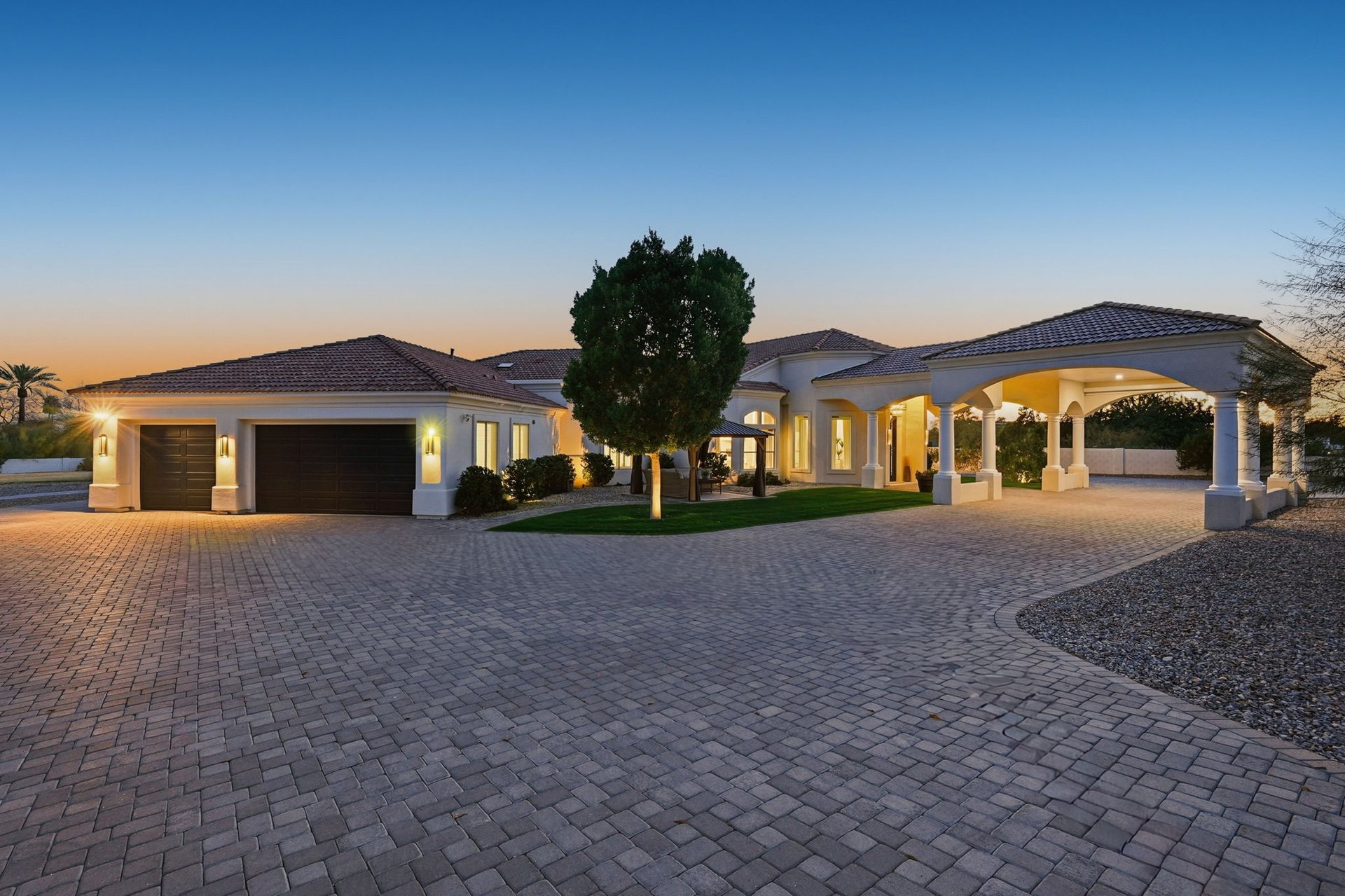 10651 E CACTUS Road