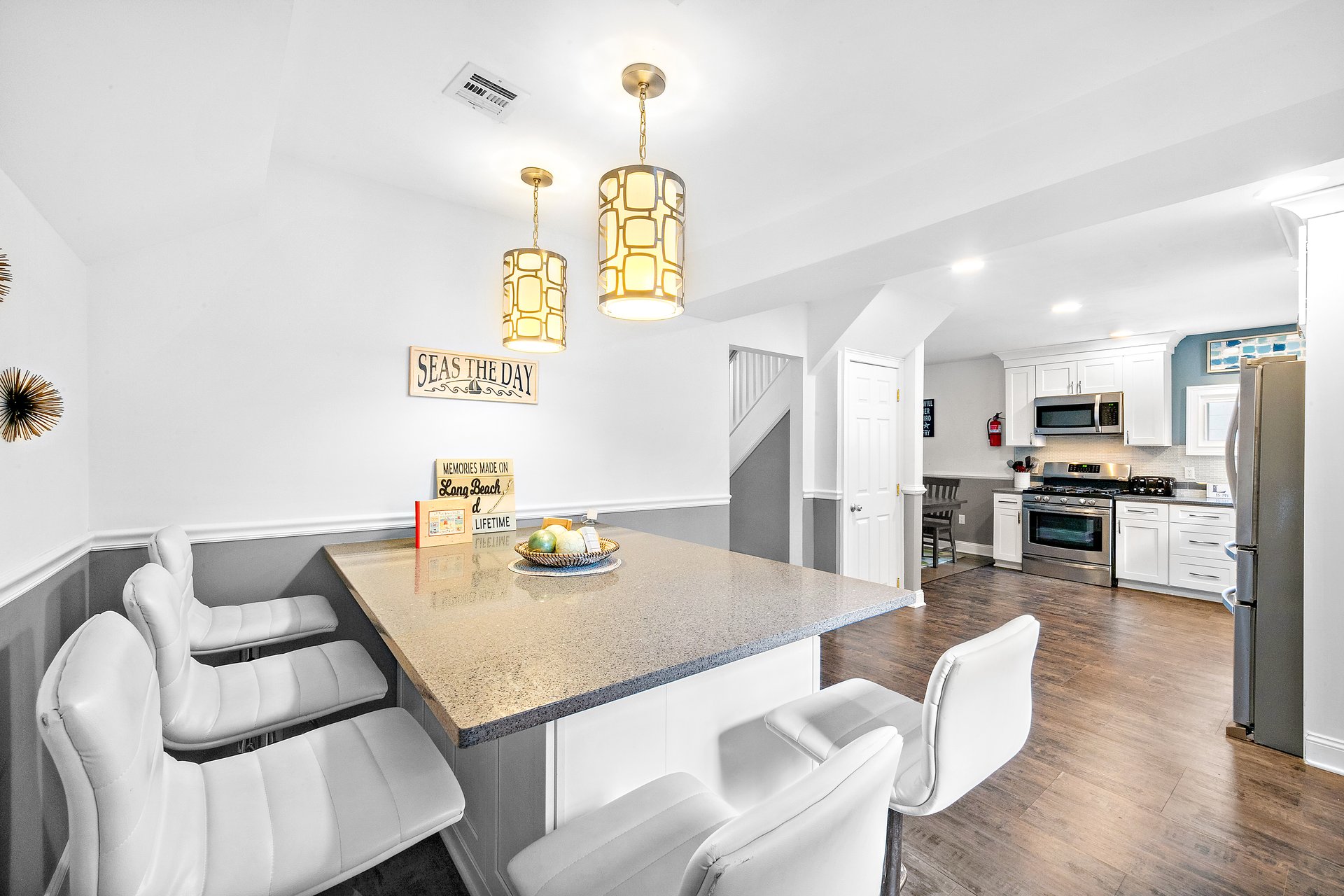 5 W Ave, Beach Haven