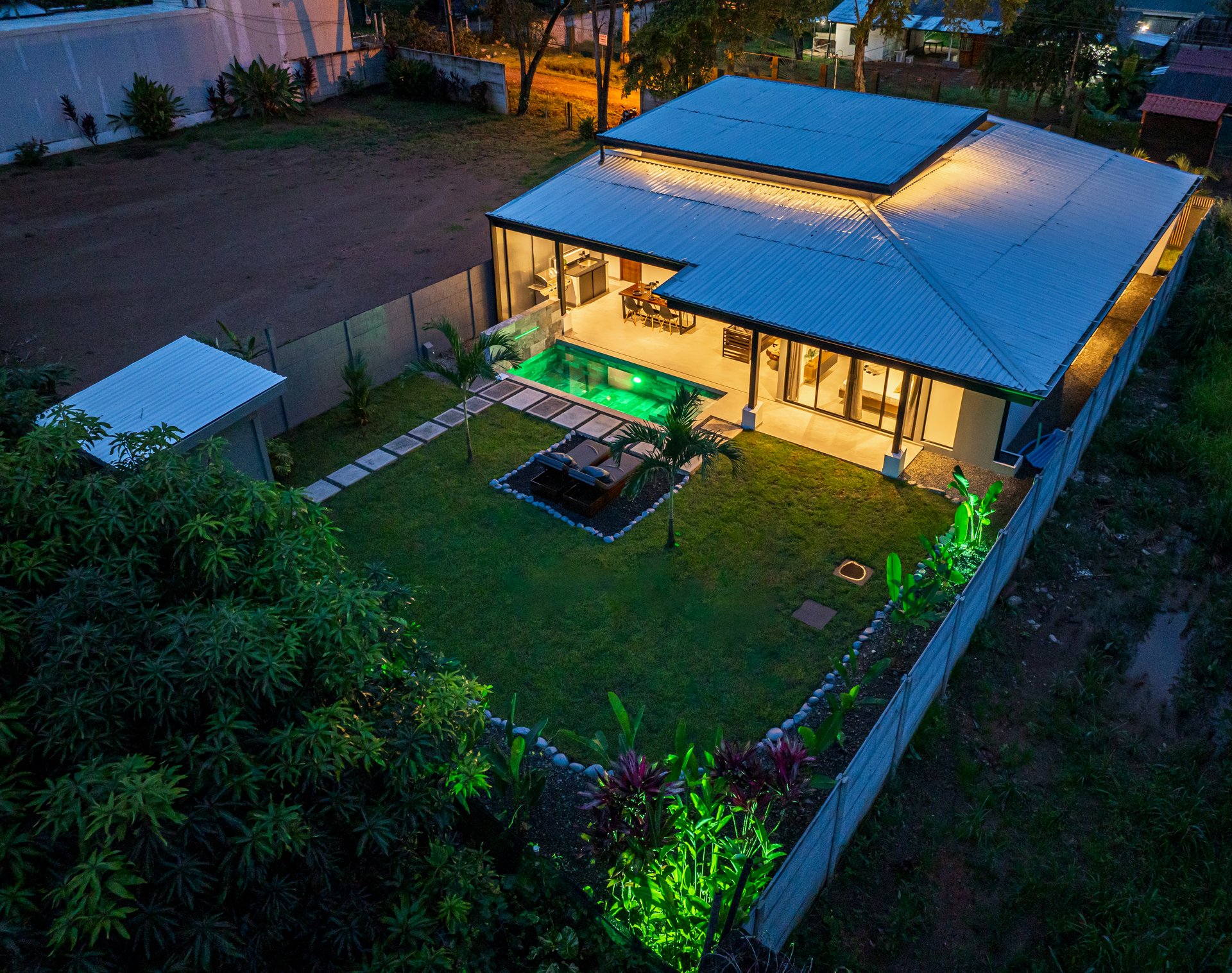 Tropica House a Luxurious Oasis in the Heart of Uvita!
