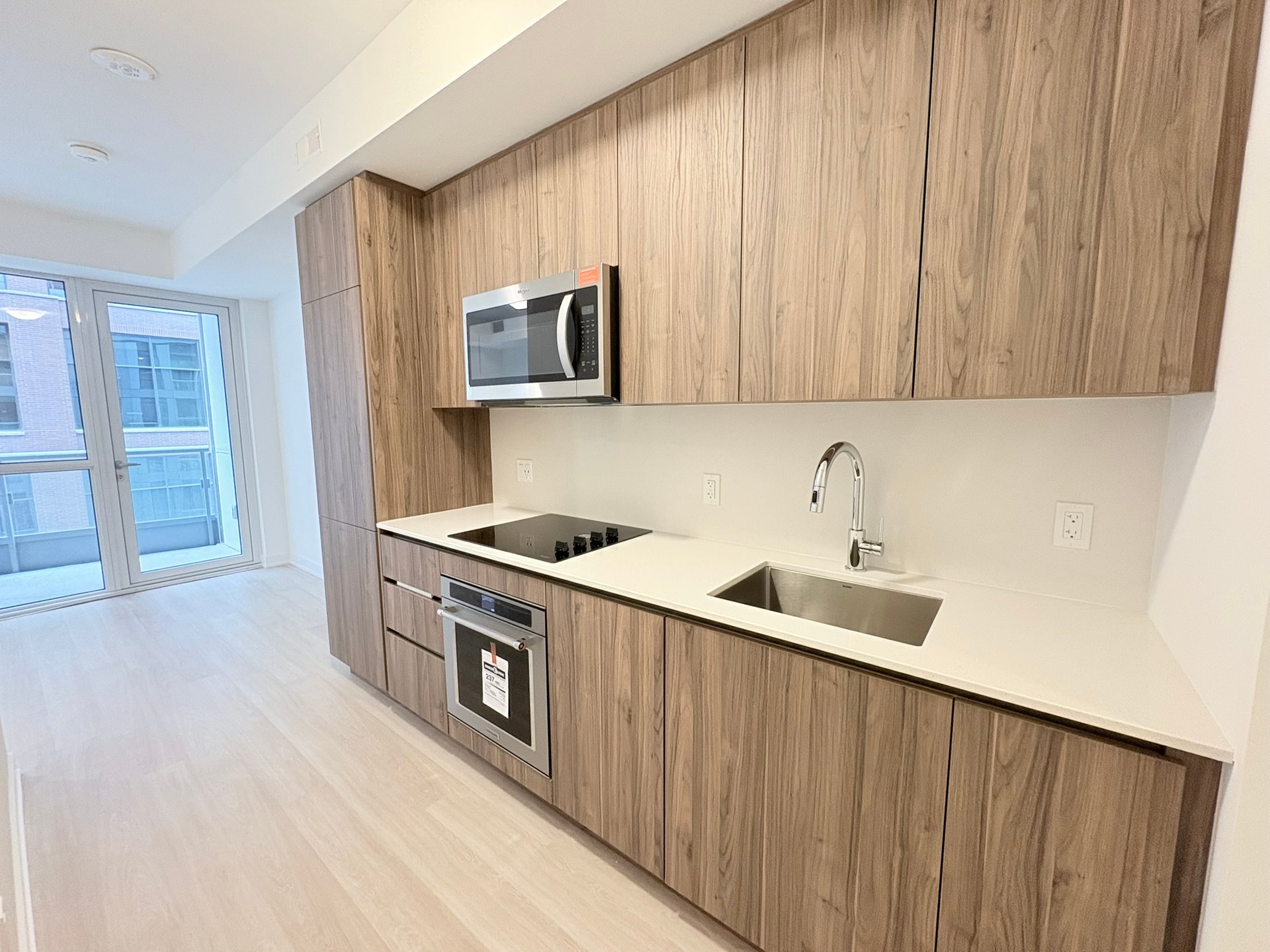 15 Richardson Street, Toronto Unit: 427