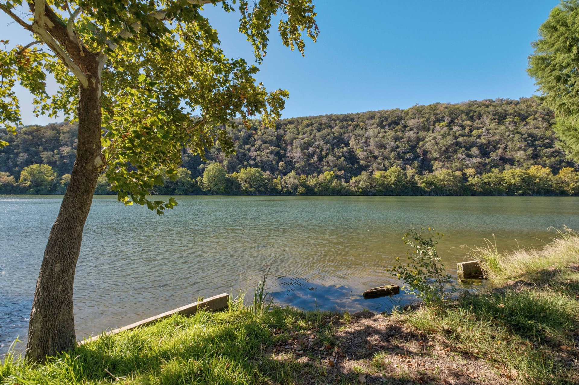 12601 and 12605 River Bend