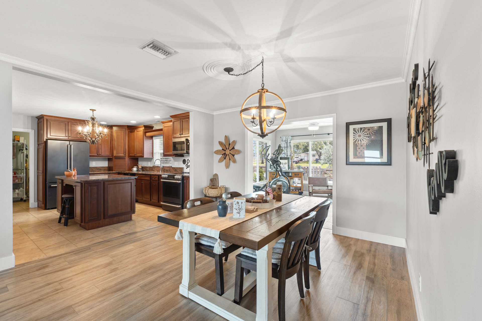805 Wellington Dr 