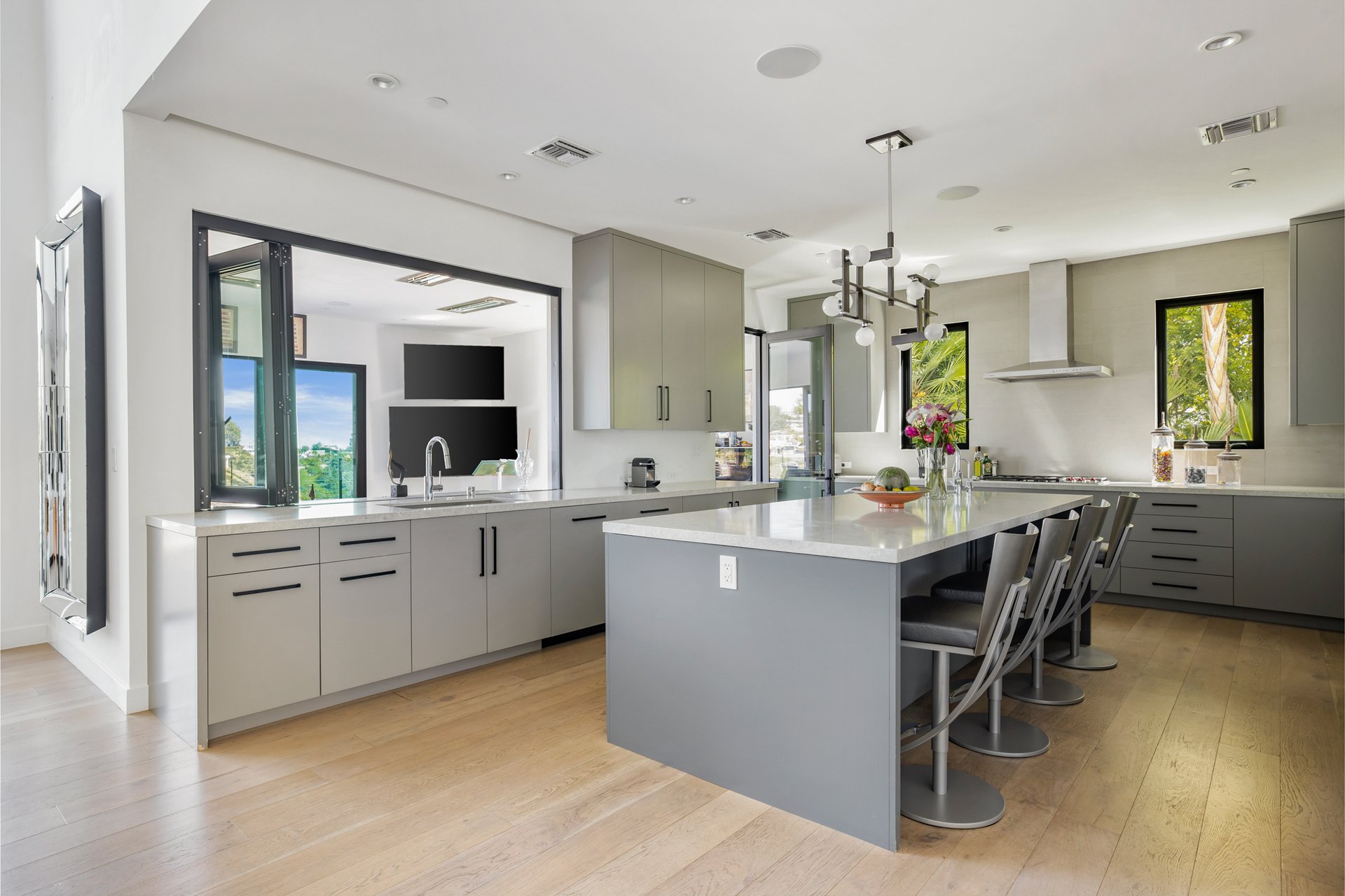 1172 Linda Flora Dr
